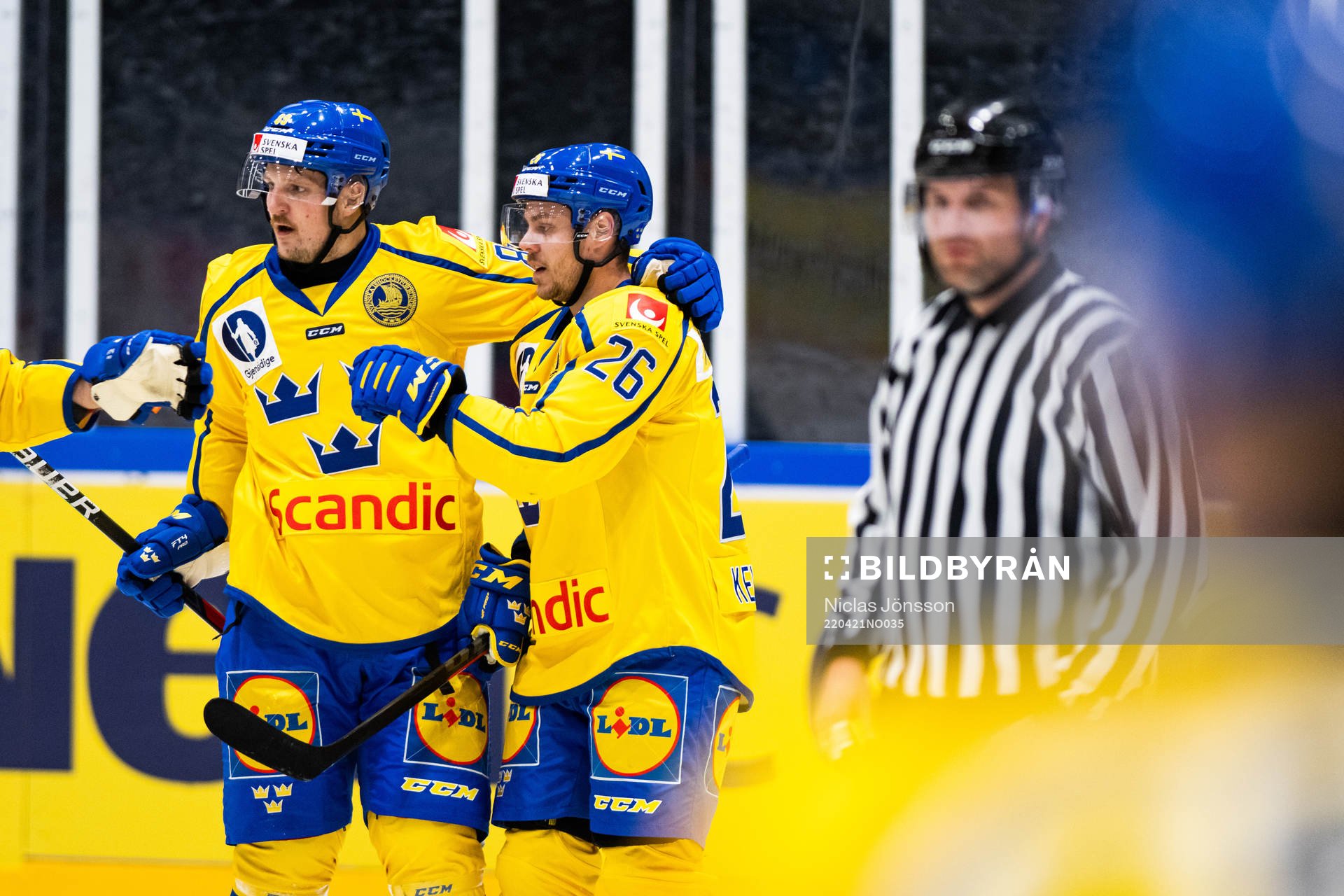 Patrik Karlkvist and Joel Kellman of Sweden celebrate