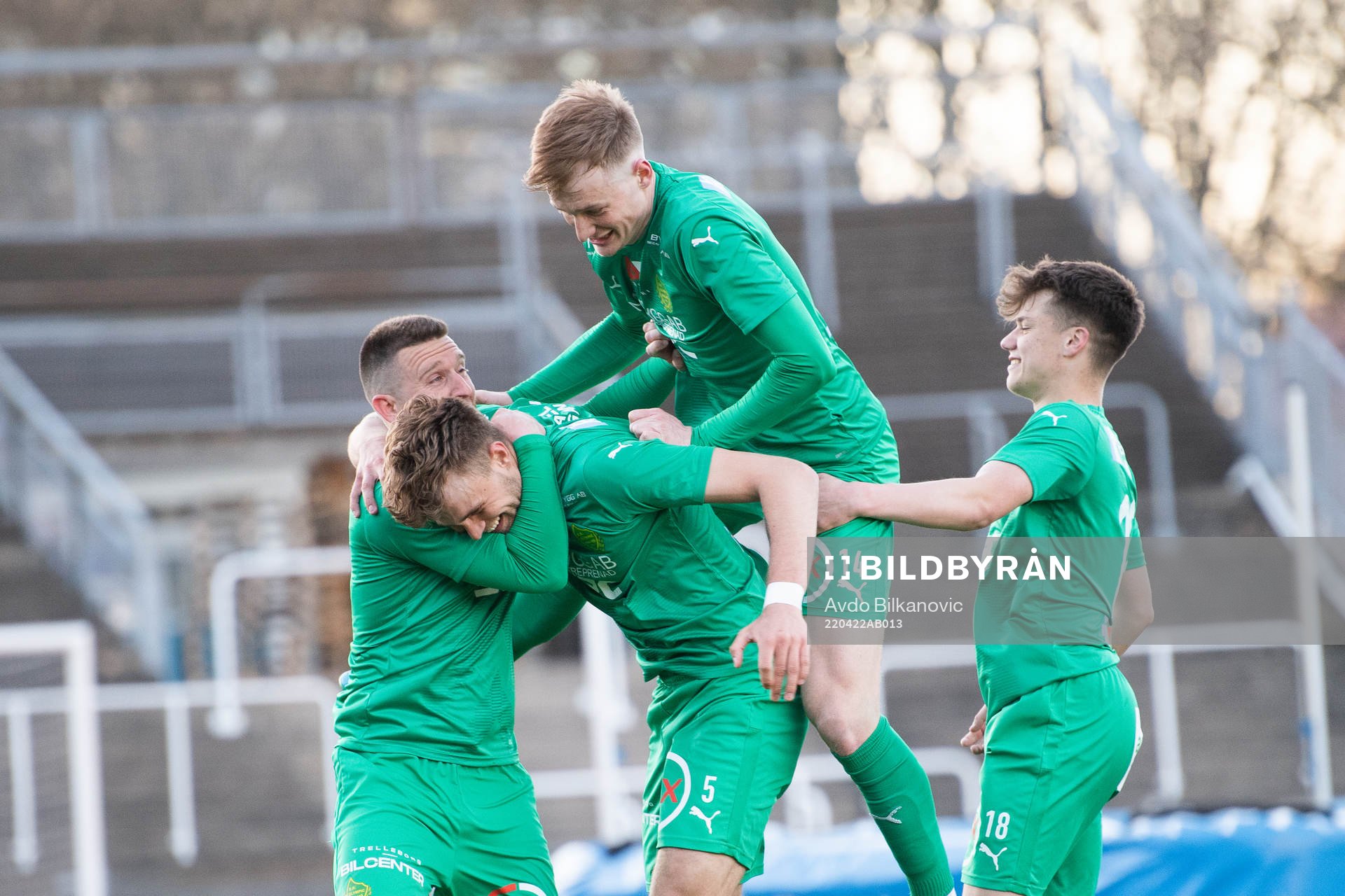 Olympics Albin Sjöstrand Bjurnemark, Baris Hümmet, Henrik Norrby och August Karlin jublar efter 0-3 målet under fotbollsmatchen i Ettan södra mellan IFK Malmö och BK Olympic den 22 april 2022 i Malmö.