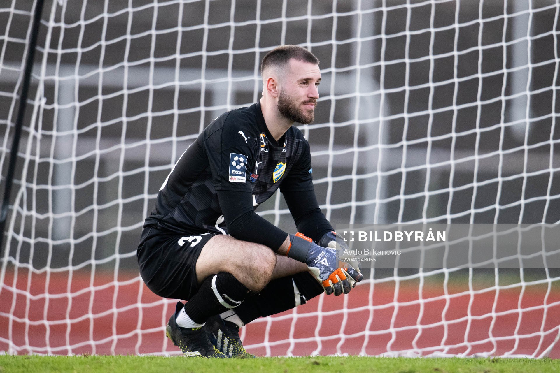 IFK Malmös målvakt Merlin Nuhanovic nder fotbollsmatchen