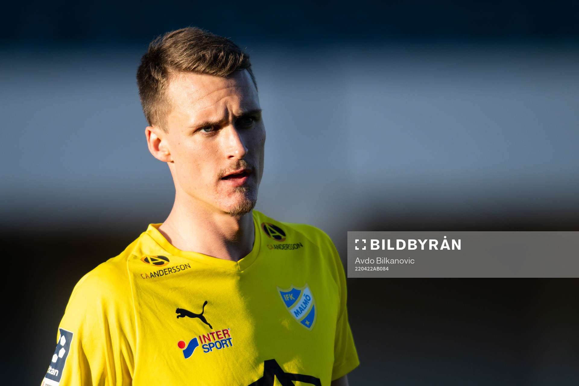 IFK Malmös Kalle Larsson under fotbollsmatchen i Ettan södra mellan IFK Malmö och BK Olympic den 22 april 2022 i Malmö. 