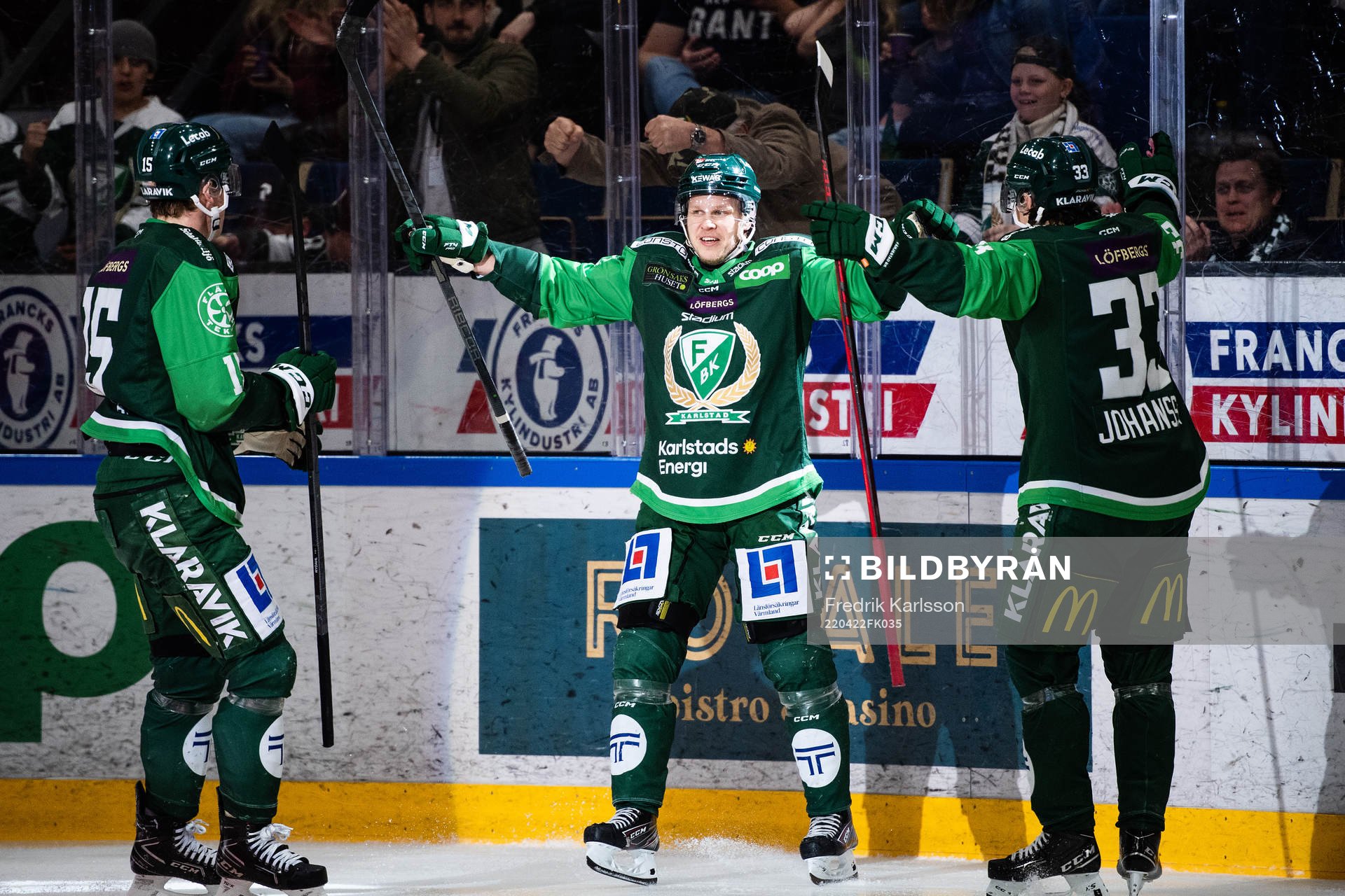 Färjestads Daniel Viksten jublar