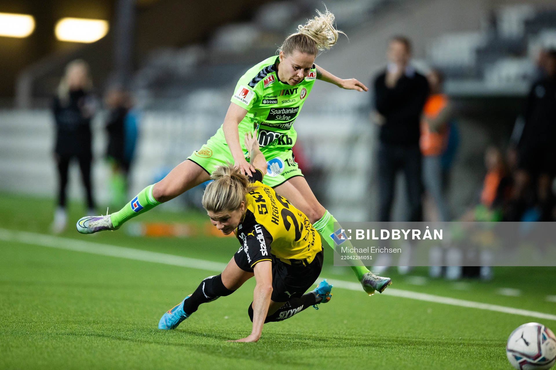 Kristianstads Emmi Alanen och Häckens Andrine Stolsmo