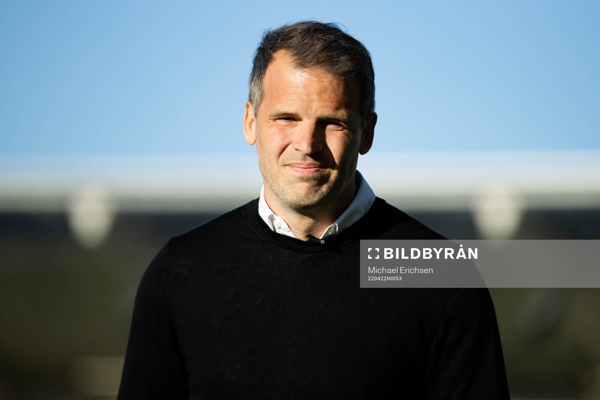 Häckens tränare Robert Vilahamn innan  fotbollsmatchen i