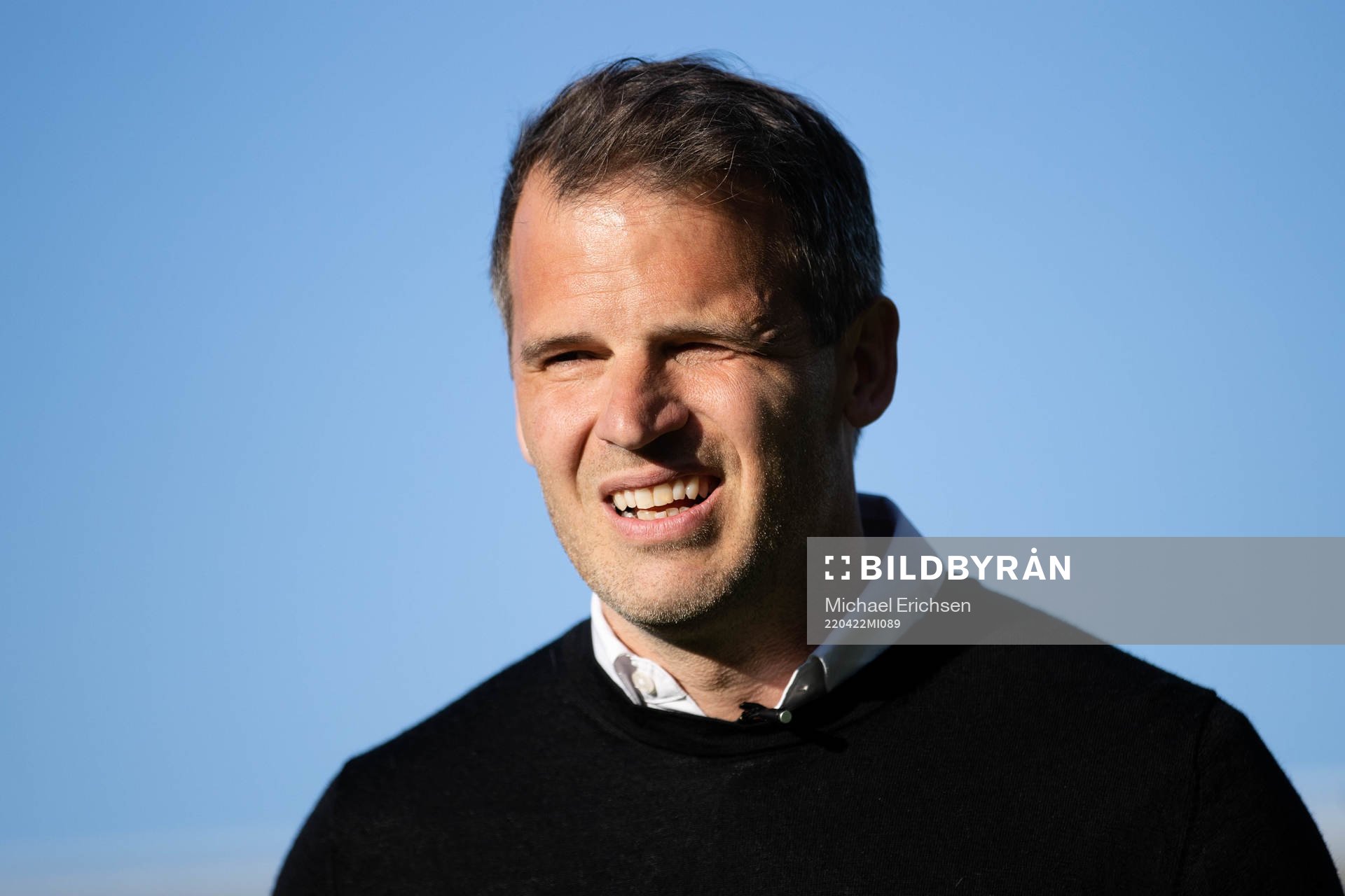Häckens tränare Robert Vilahamn innan  fotbollsmatchen i