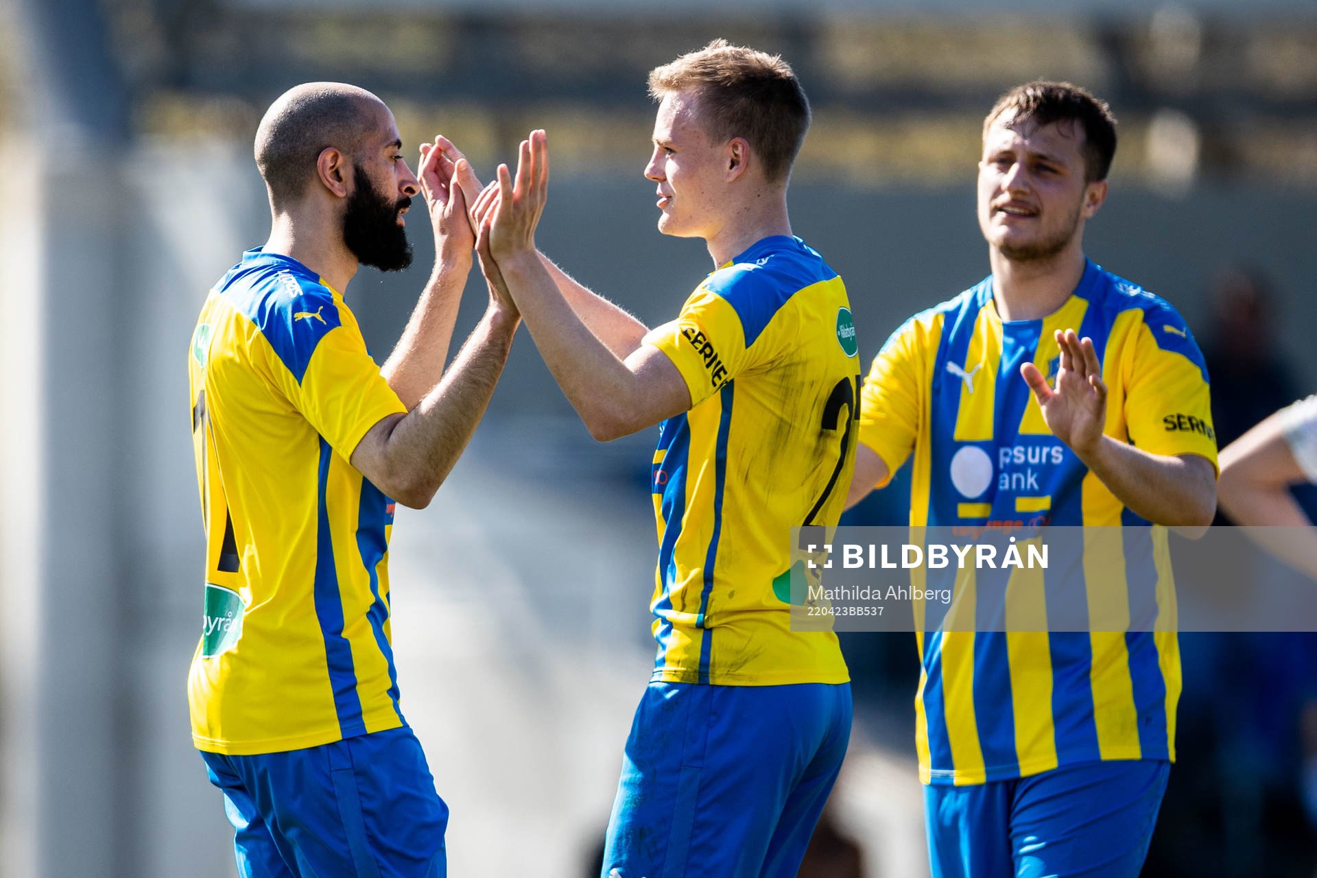 Eskilsminnes Akram Mansour och Filip Lundeberg jublar