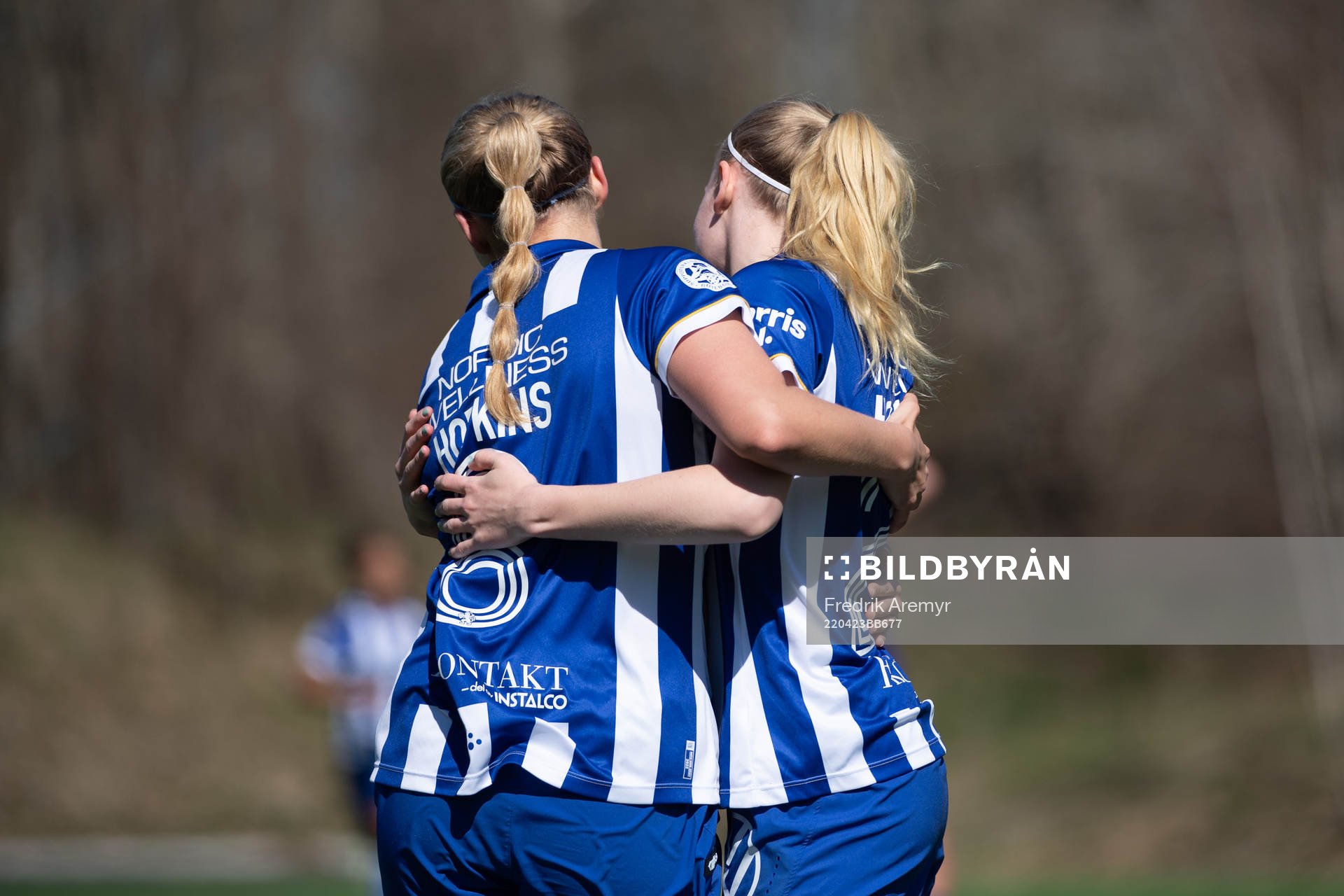 IFK Göteborgs Filippa Hopkins och Felicia Holmberg jublar