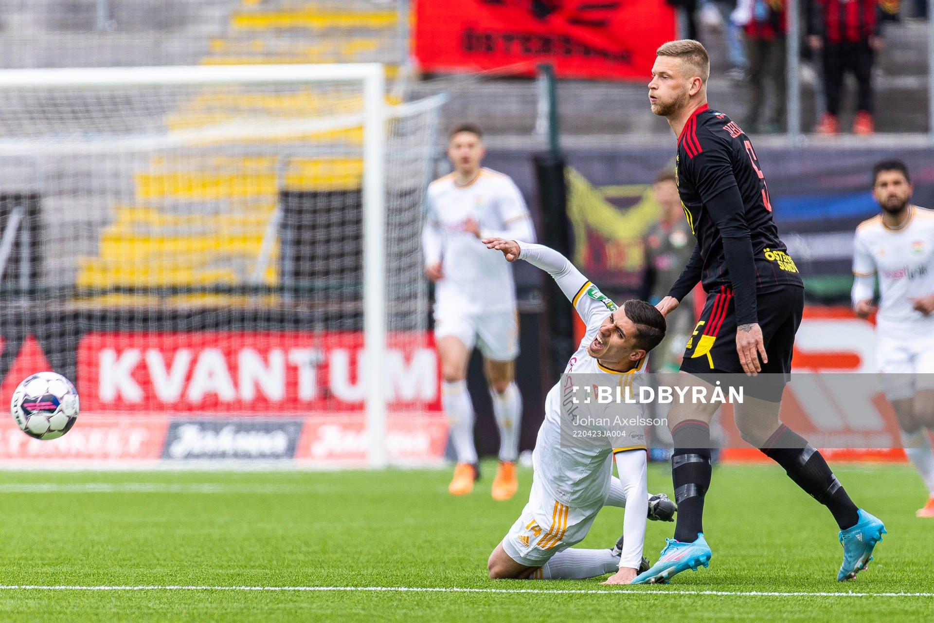 Dalkurds Koen Kostons och Östersunds Kevin Jablinski