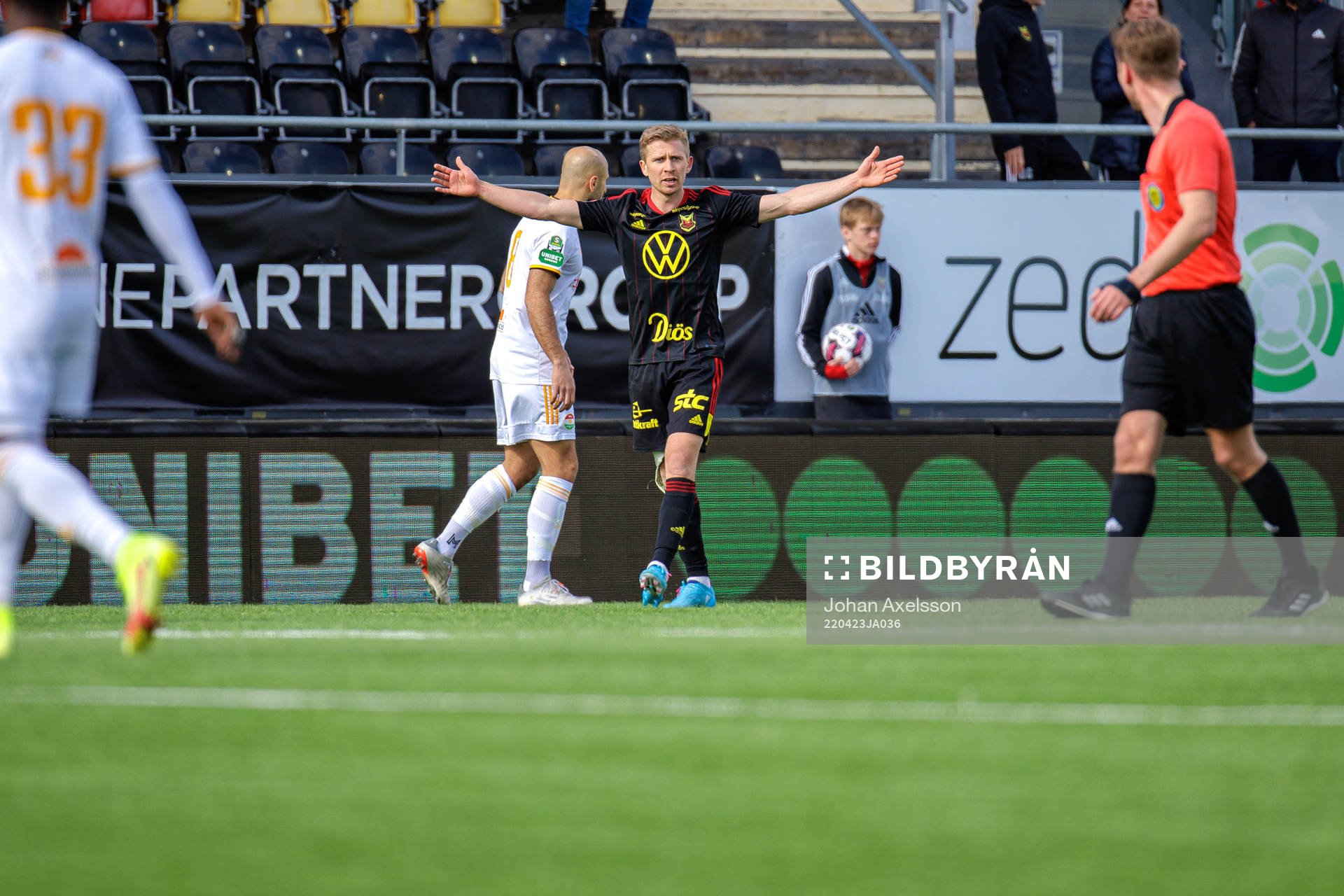 Östersunds Ludvig Fritzson reagerar