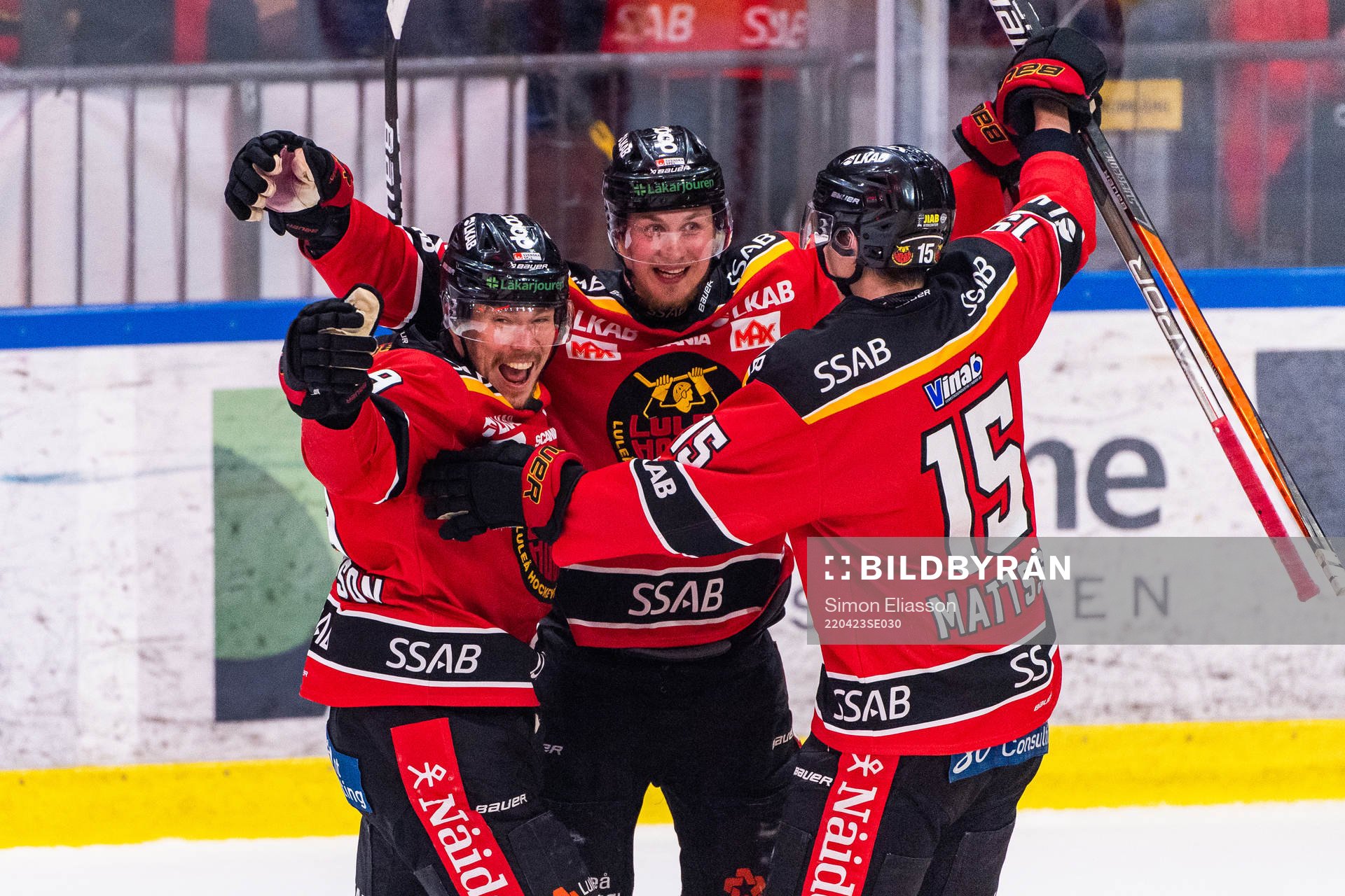 Luleås Erik Gustafsson och Carl Mattsson jublar med Jonas