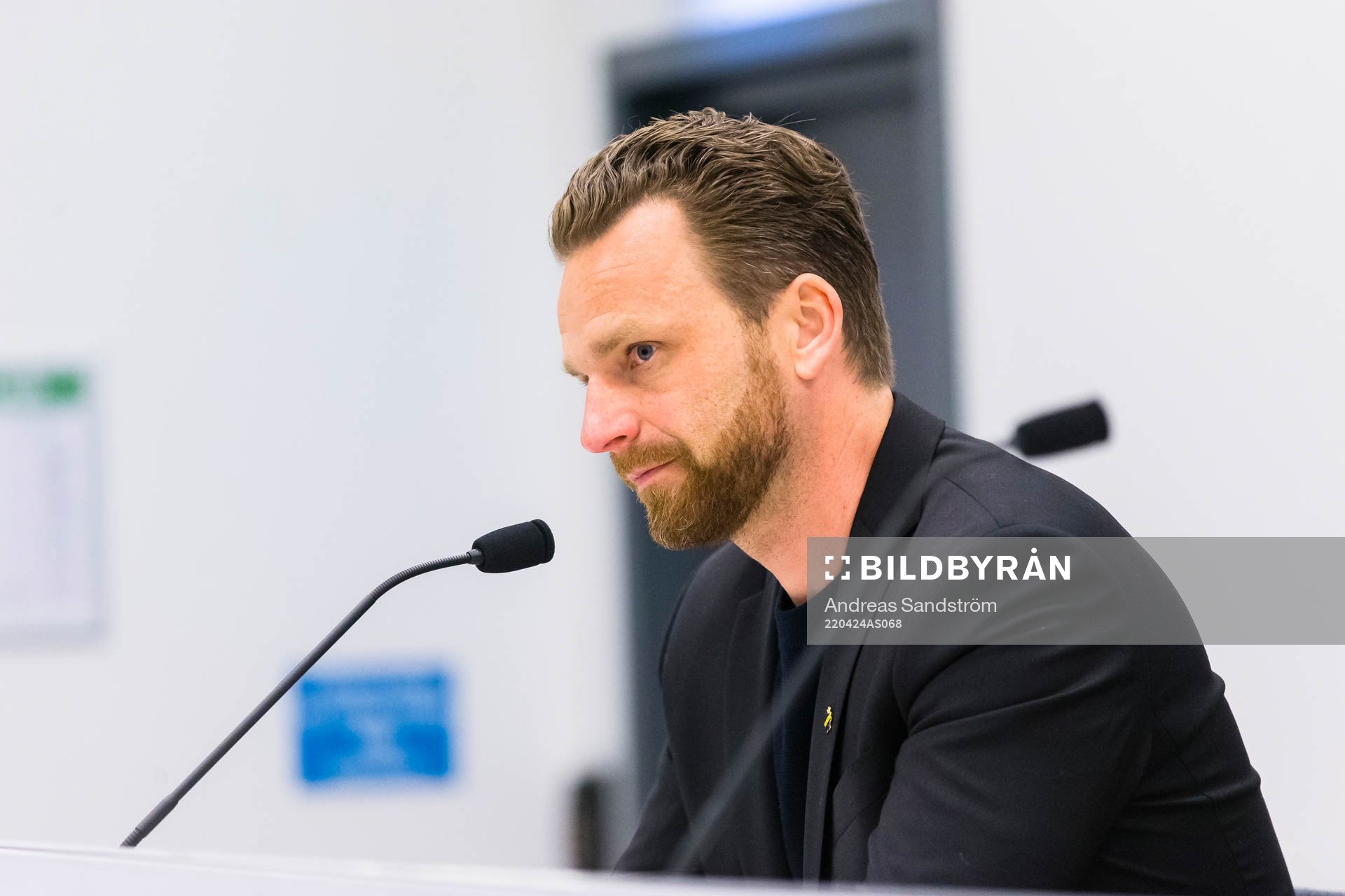 s tränare Bartosz Grzelak på presskonferensen