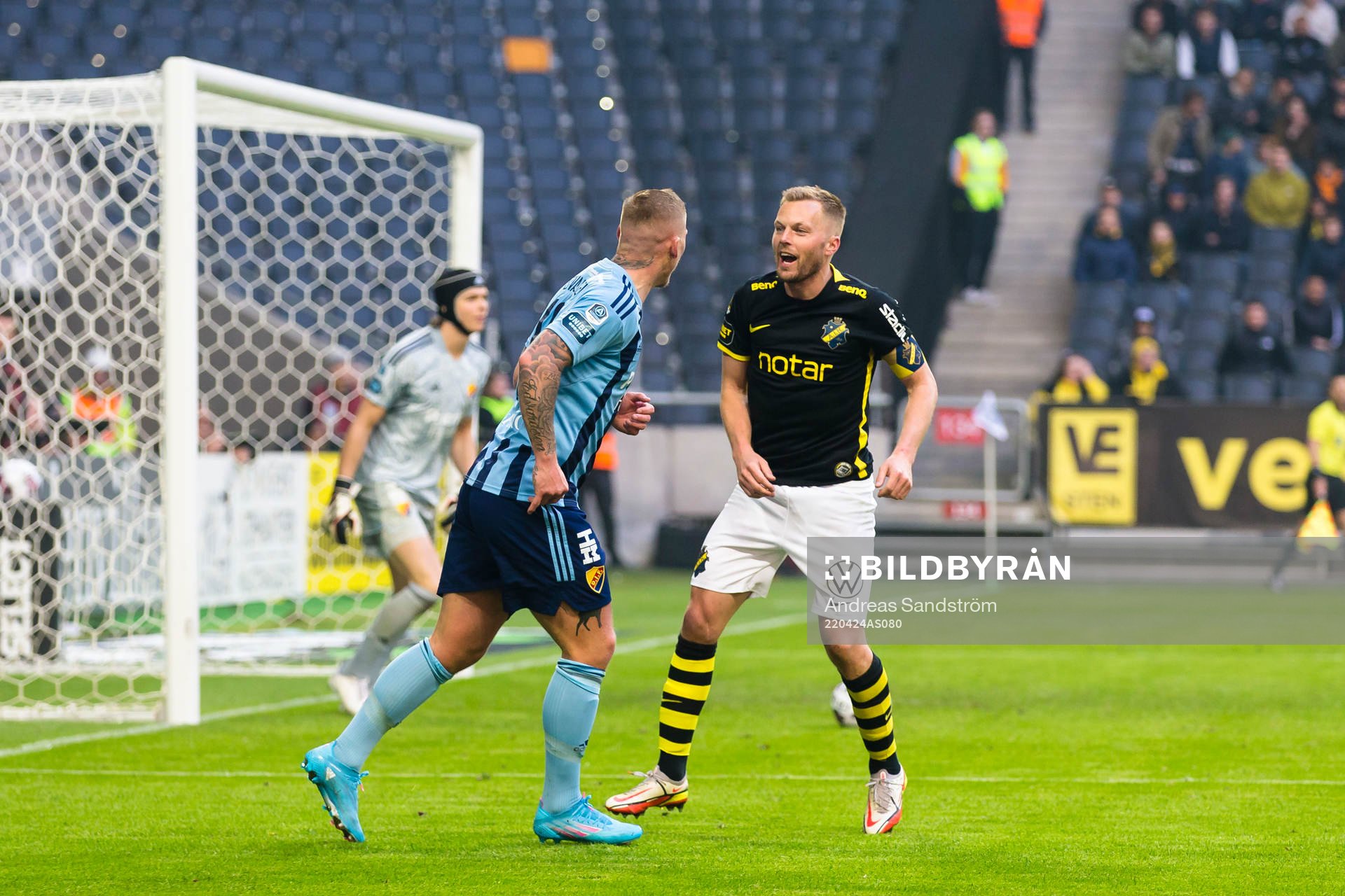 s Sebastian Larsson