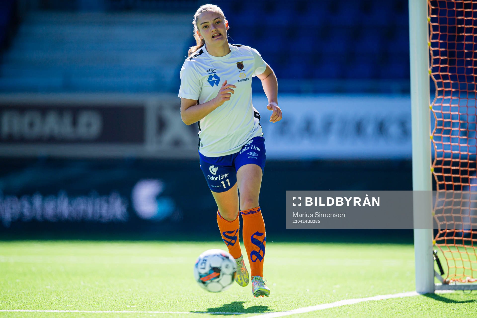 Guro Hammer Røn of AaFK Fortuna warms up