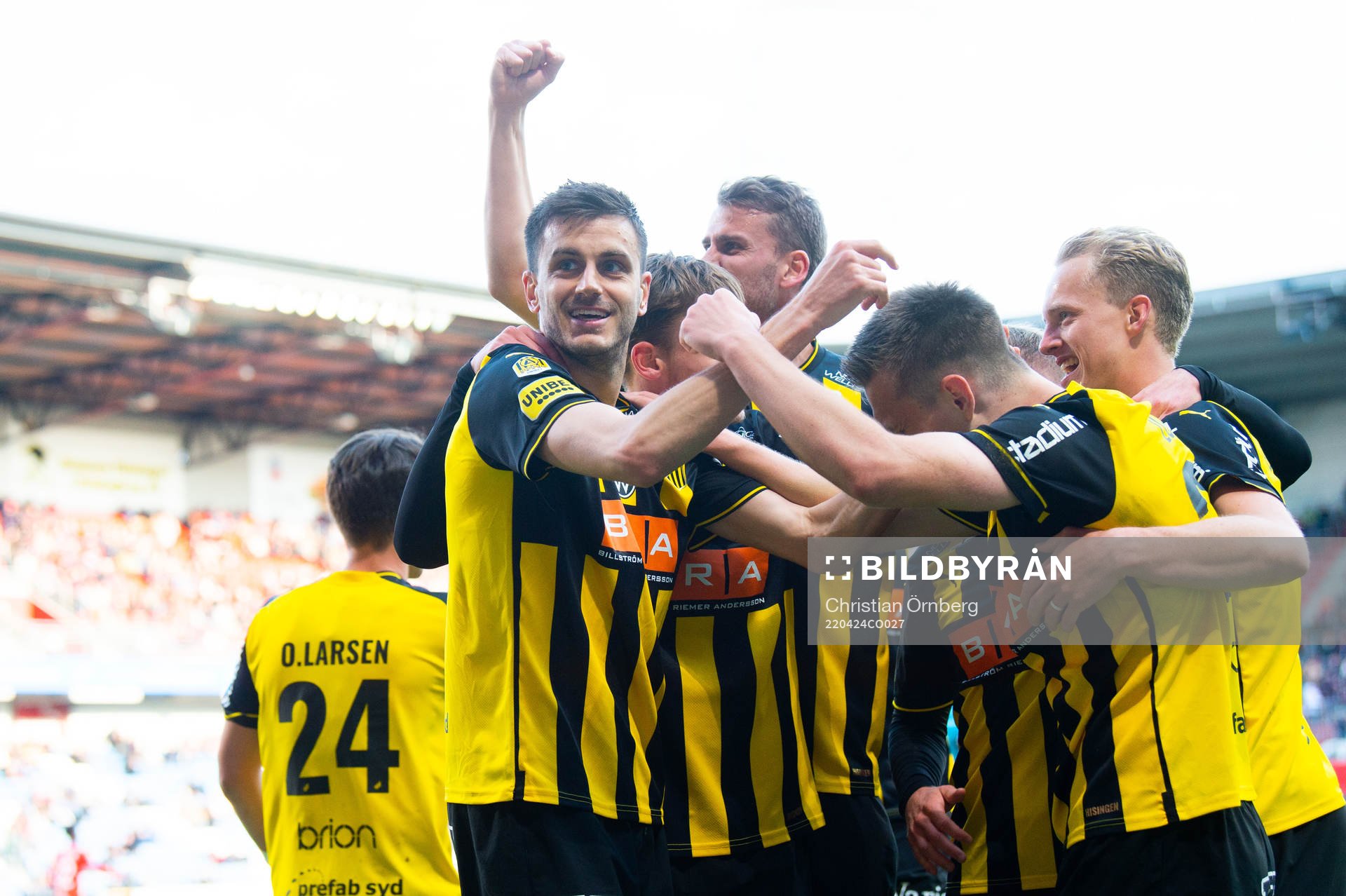 Häckens Alexander Jeremejeff jublar