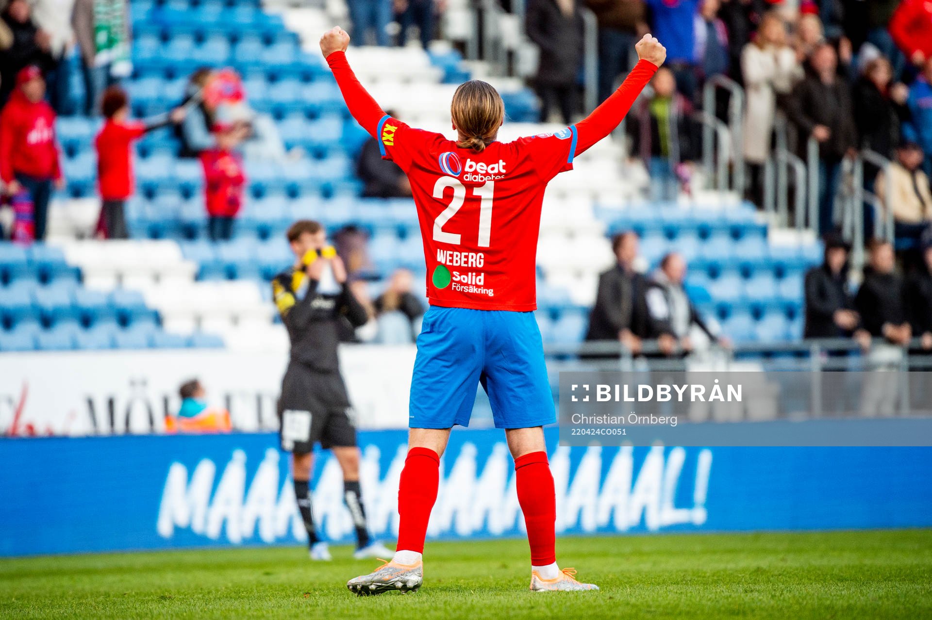 Helsingborgs Charlie Weberg jublar efter 1-1 under fotbollsmatchen i Allsvenskan mellan Helsingborg och Häcken den 24 april 2022 i Helsingborg.