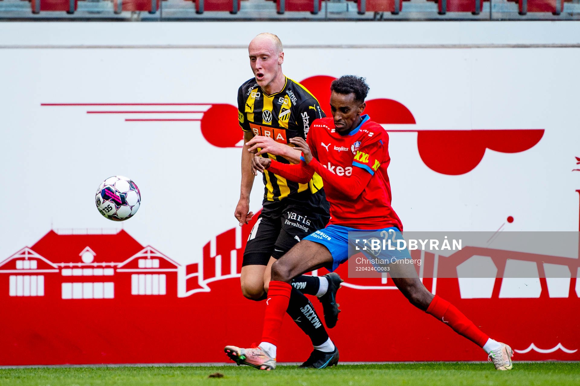 Häckens Valgeir Fridriksson mot Helsingborgs Taha Ali