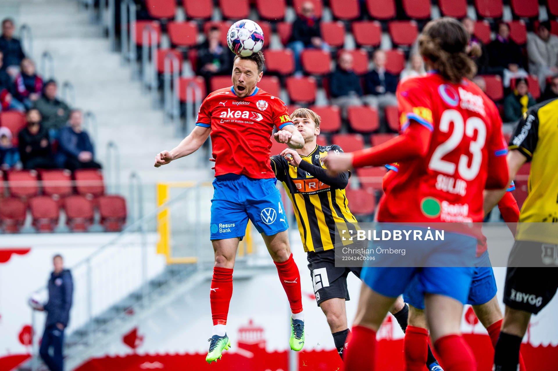 Helsingborgs Viljormur Davidsen mot Häckens Oscar Uddenäs