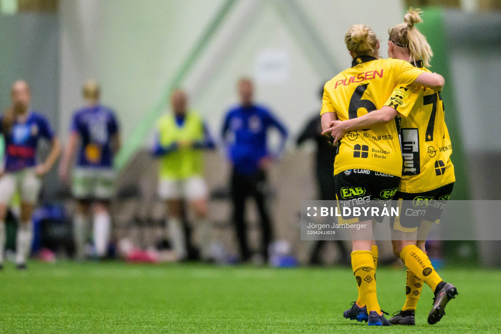 Elfsborgs Sara Jardving jublar med Linda Westberg Carlsson