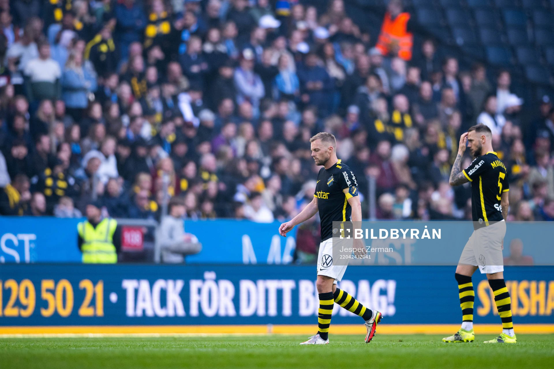s Sebastian Larsson och Alexander Milosevic deppar