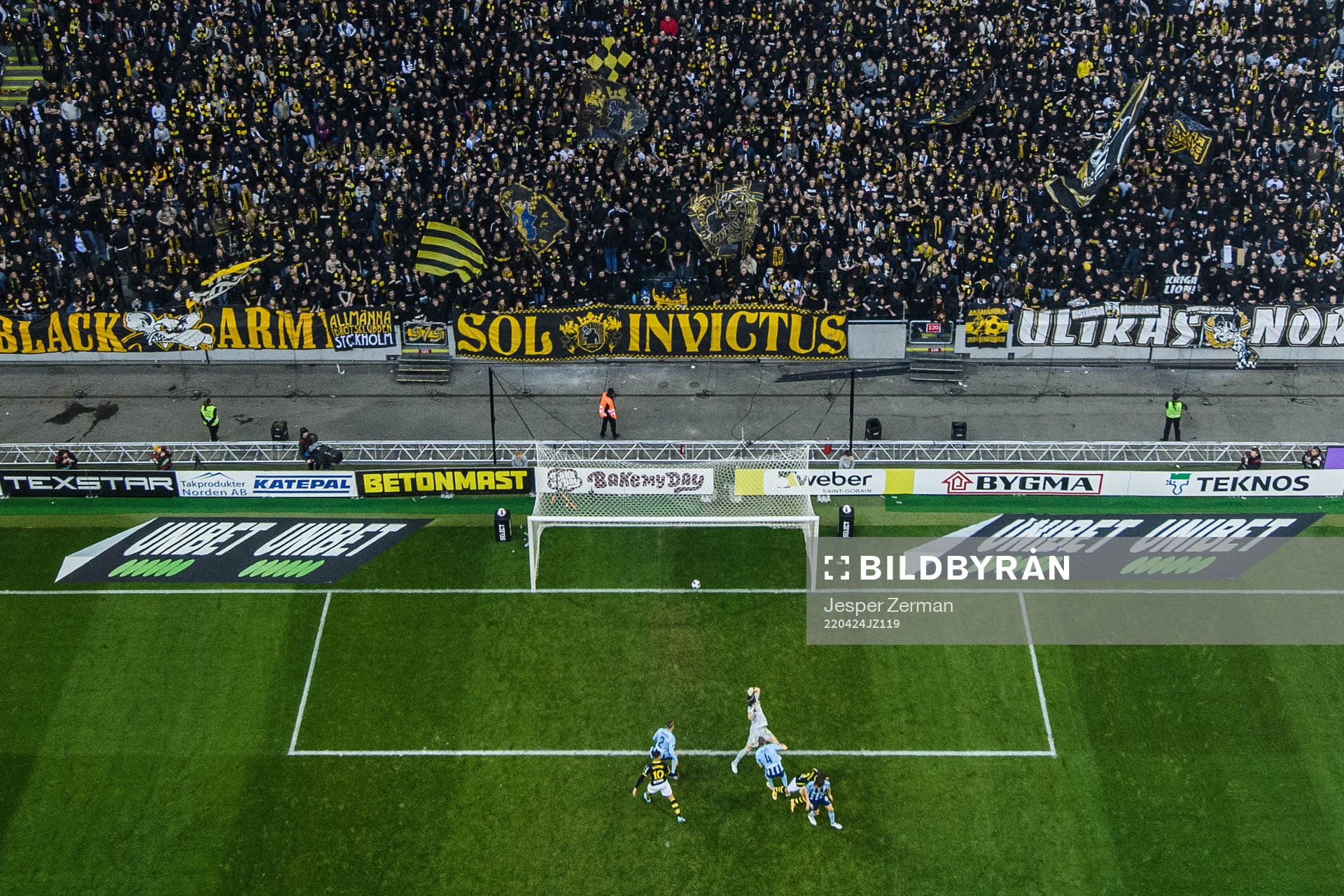 s Nicolas Stefanelli gör 1-0 på Djurgårdens målvakt