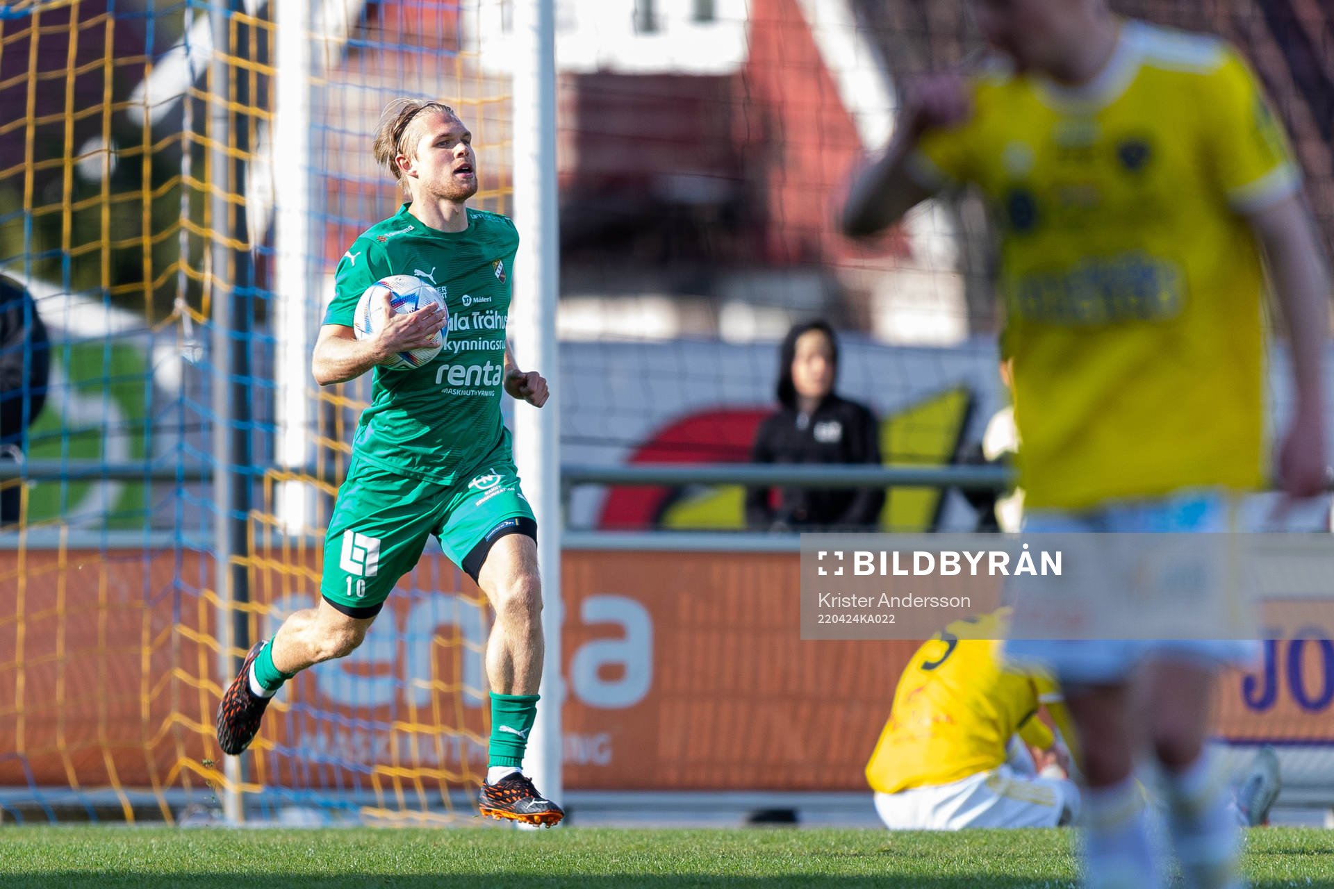 Ljungskiles Linus Tornblad jublar