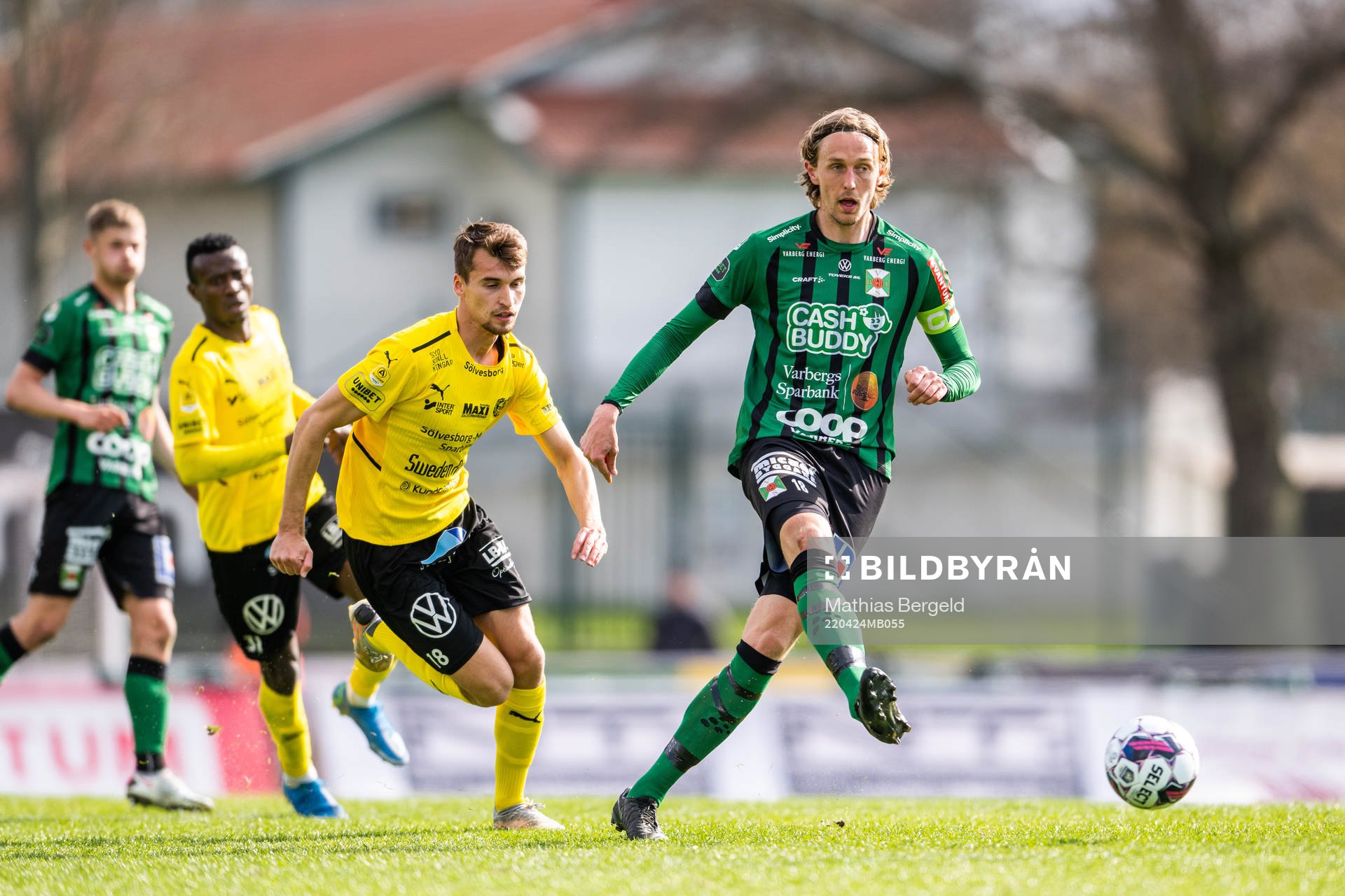 Mjällbys Rasmus Wiedesheim-Paul och Varbergs Joakim Lindner