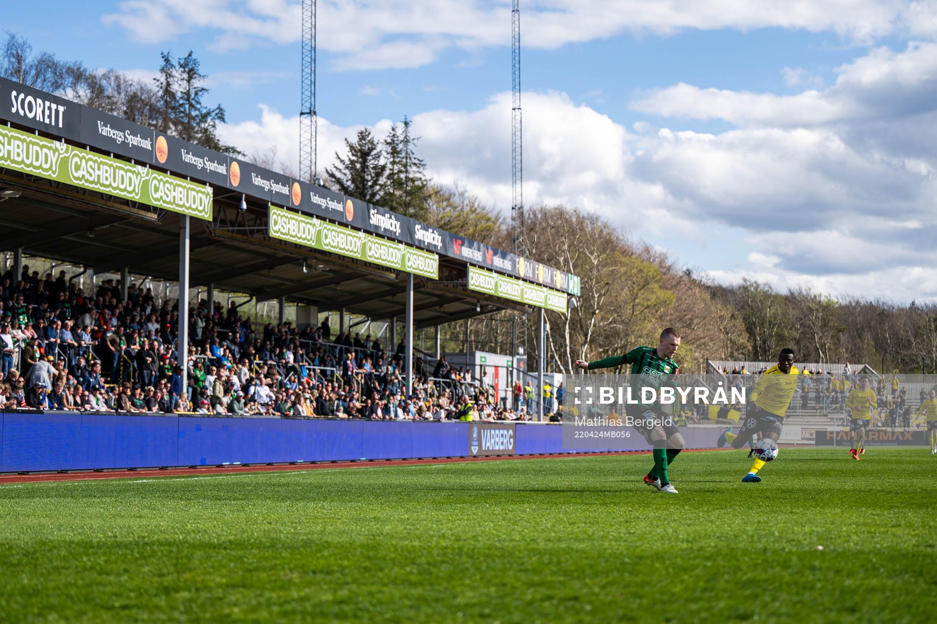Varbergs Anton Liljenbäck och Mjällbys Silas Nwankwo