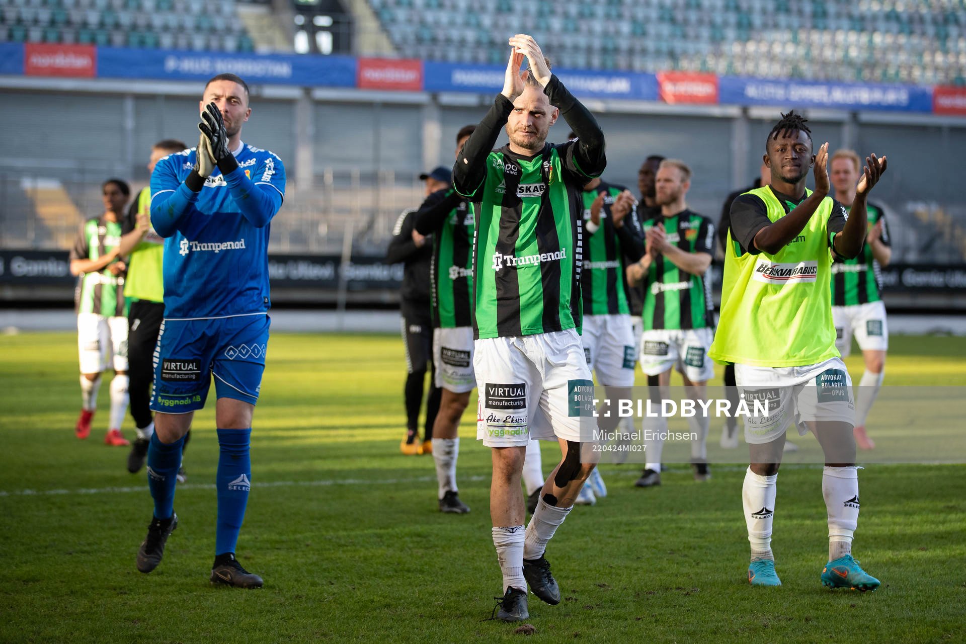 GAIS målvakt Mergim Krasniqi, Jonas Lindberg och Michael