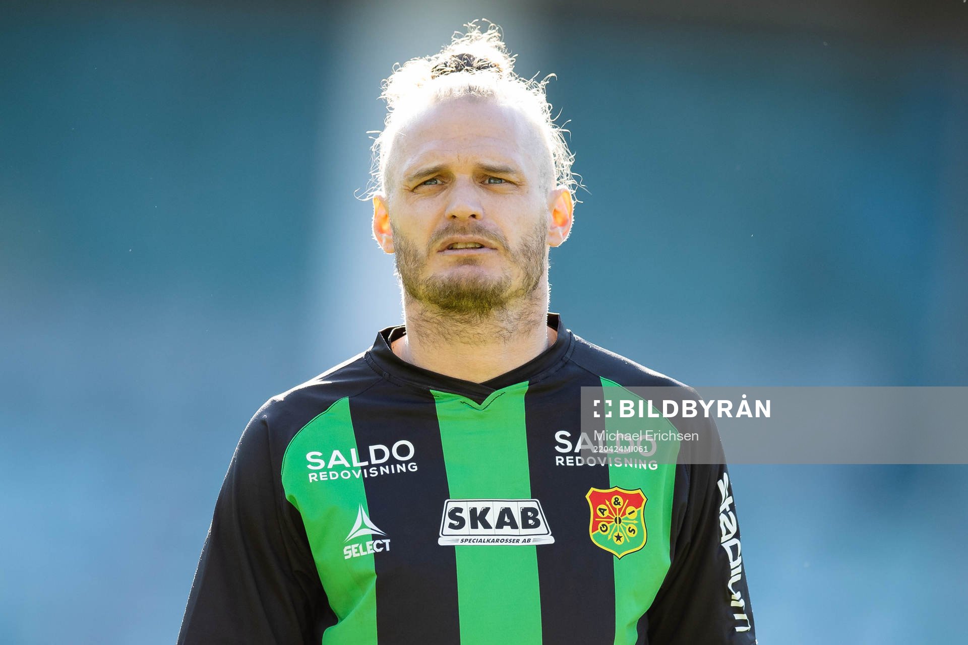 GAIS Jonas Lindberg på line up innan fotbollsmatchen i