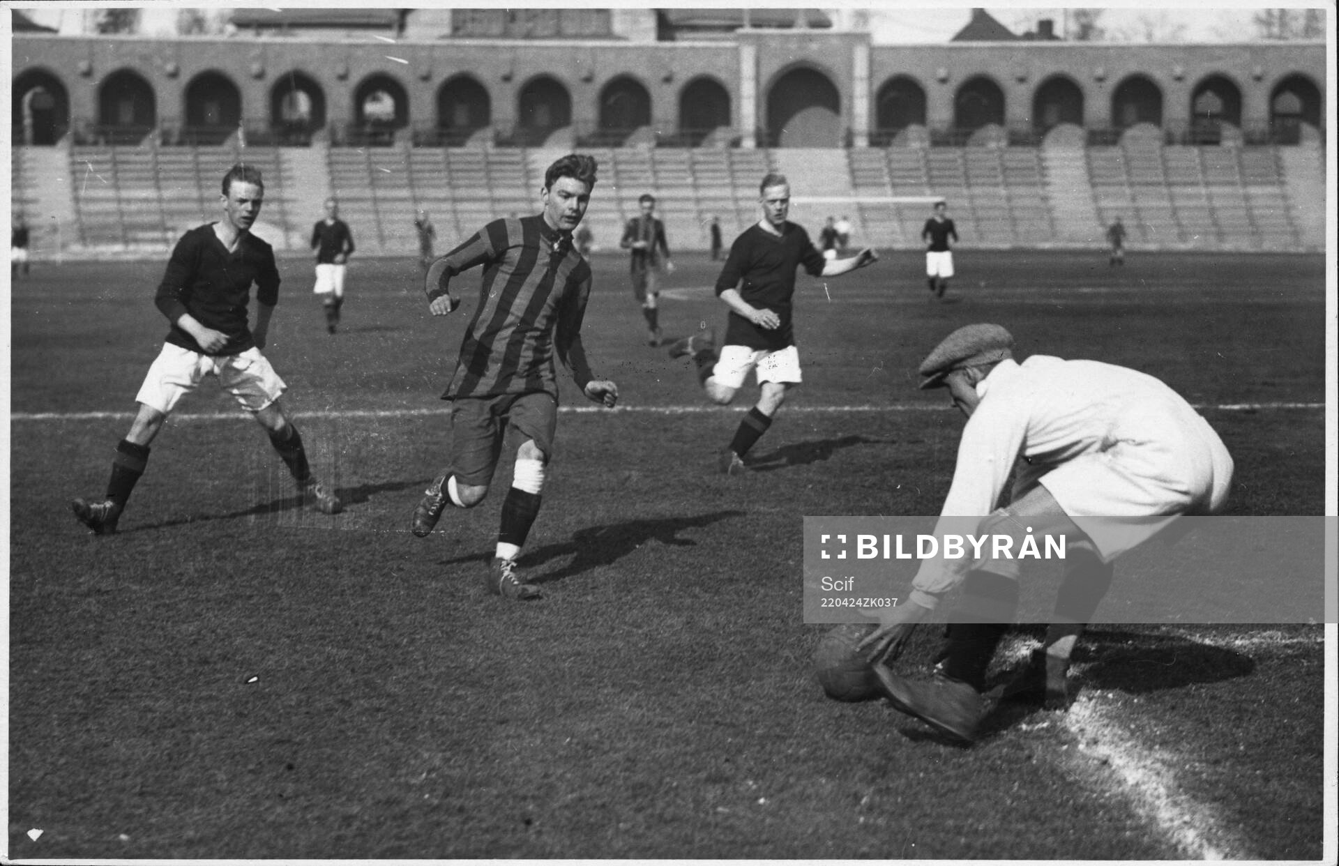 Fotboll, Första Fotbollen. AIK - Hammarby 24/4. 1922.