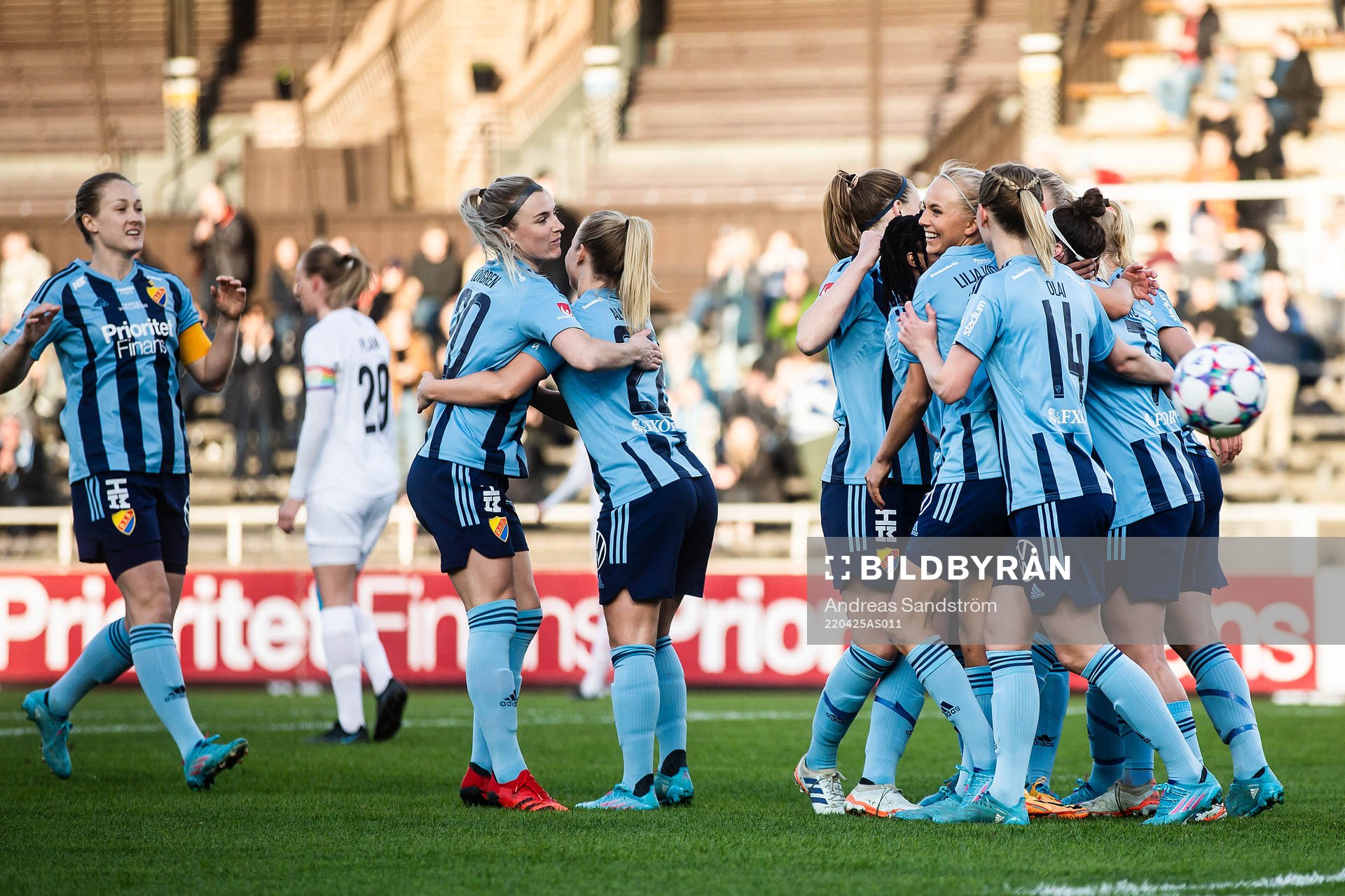 Djurgårdens Hayley Dowd jublar