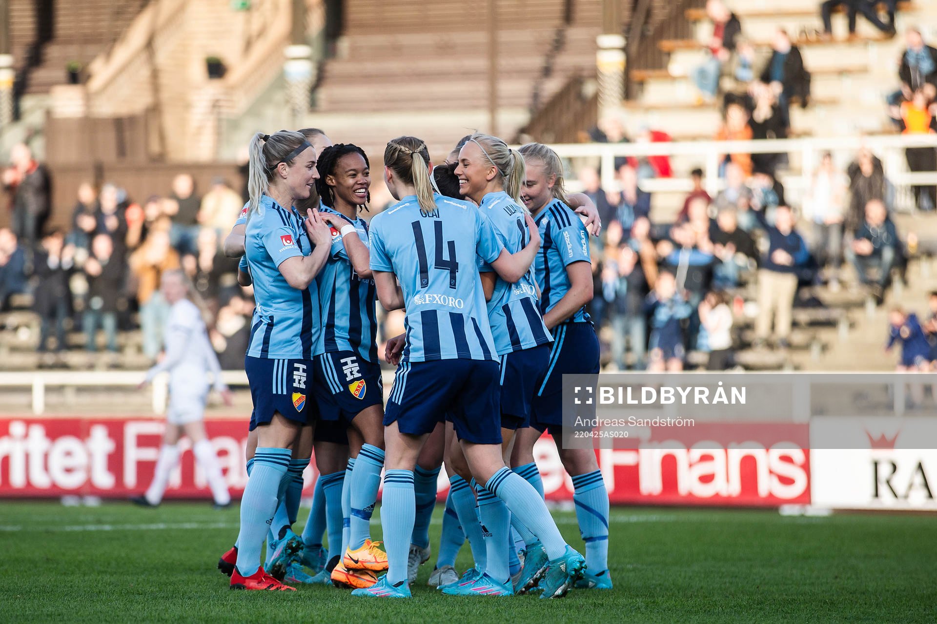 Djurgårdens Hayley Dowd jublar