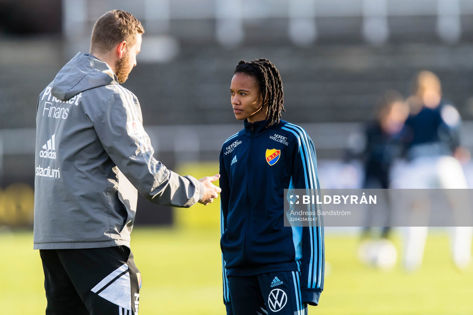 Djurgårdens Linda Maserame Motlhalo samtalar med