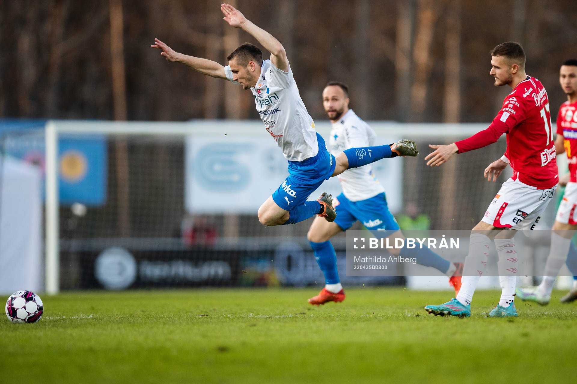Värnamos Oscar Johansson och Degerfors Christos Gravius