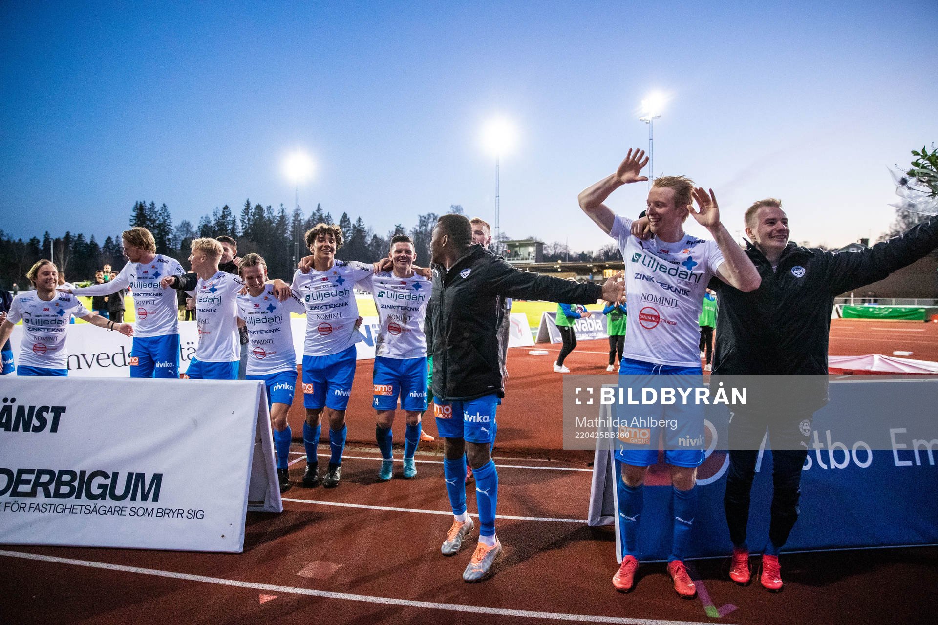 Värnamos spelare jublar