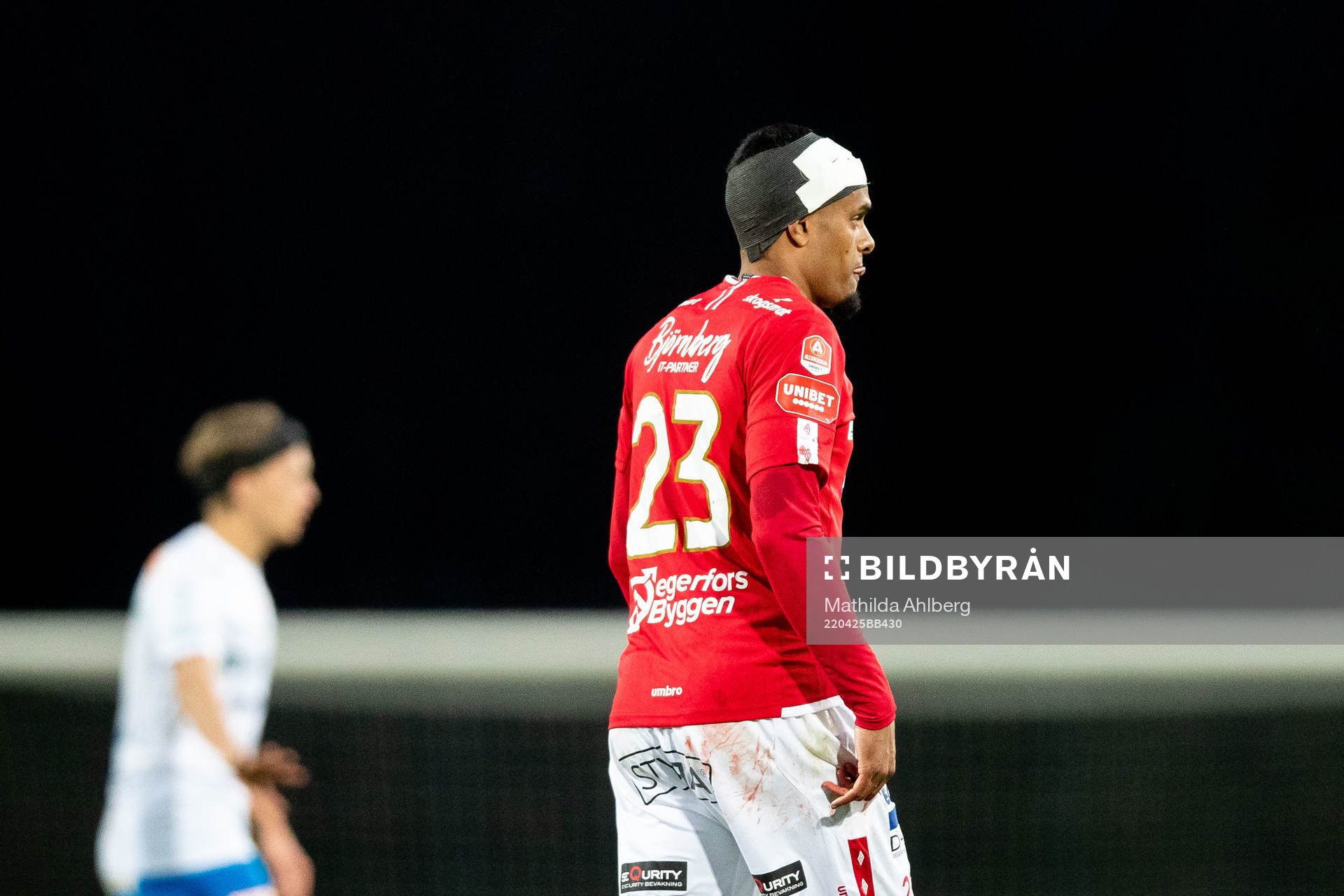Degerfors Adhavan Rajamohan med lindat huvud