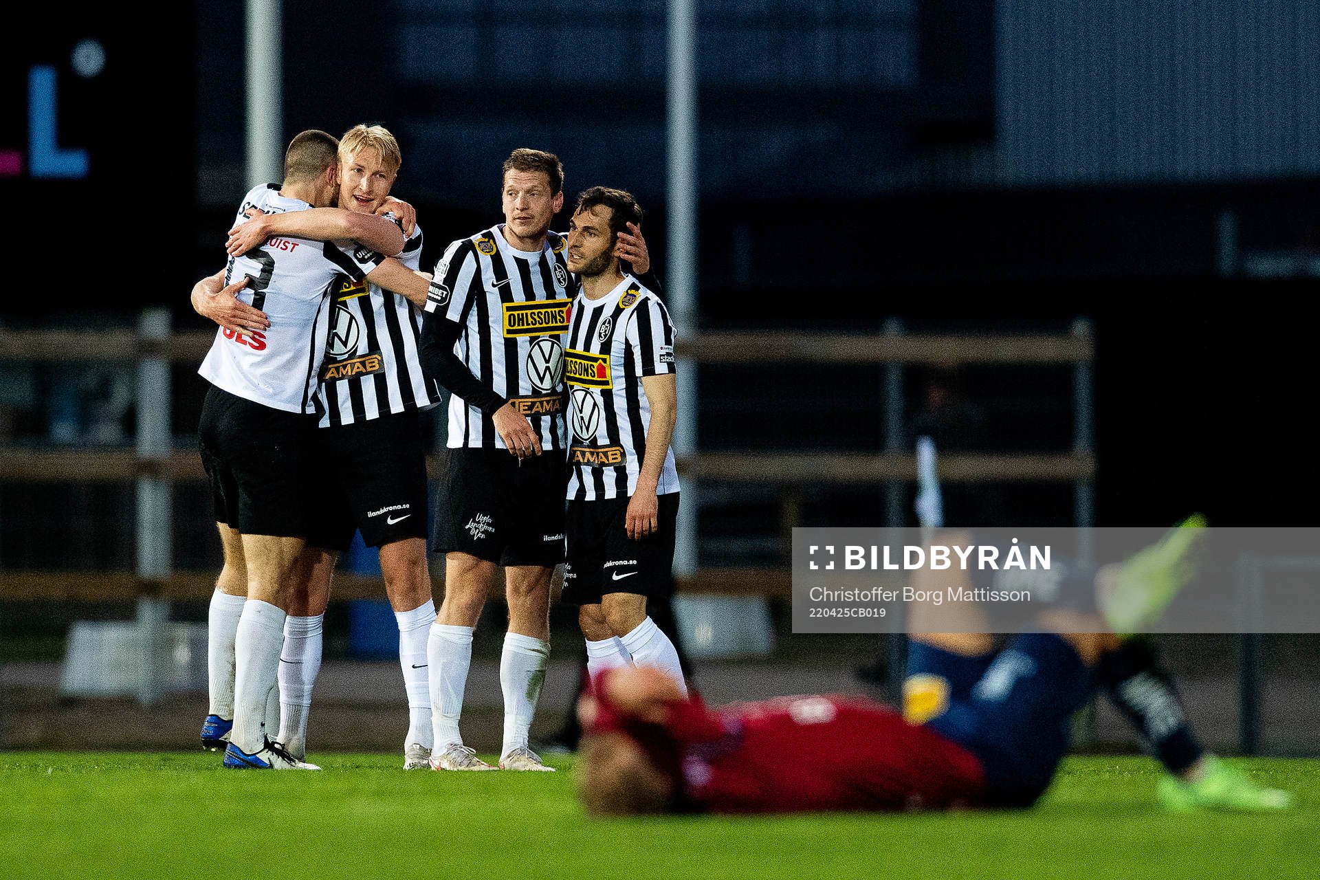 Landskronas spelare jublar efter fotbollsmatchen i Superettan mellan Landskrona och Örgryte den 25 april 2022 i Landskrona. 