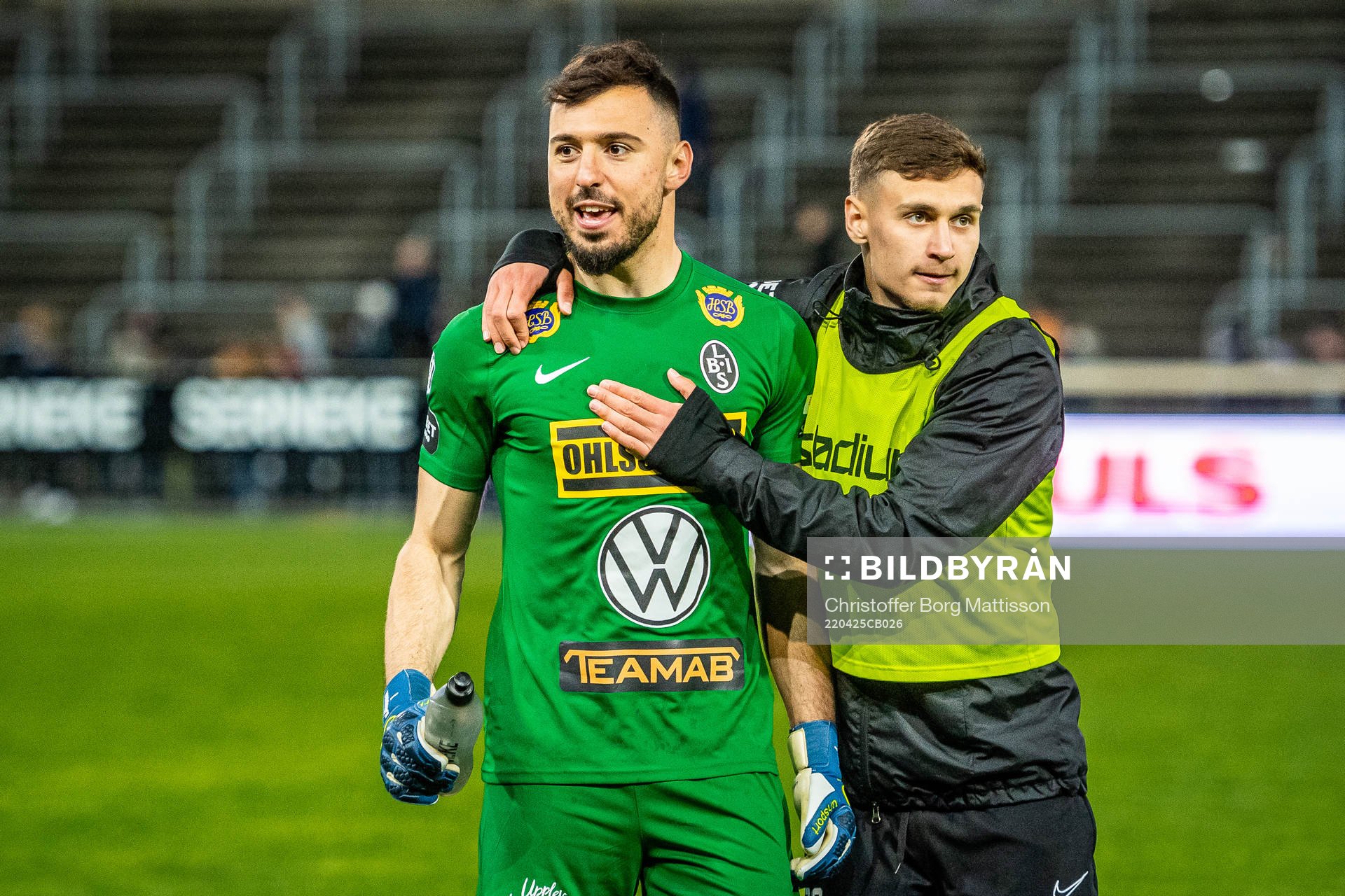 Landskronas målvakt Amr Kaddoura och Camil Jebara jublar efter fotbollsmatchen i Superettan mellan Landskrona och Örgryte den 25 april 2022 i Landskrona.