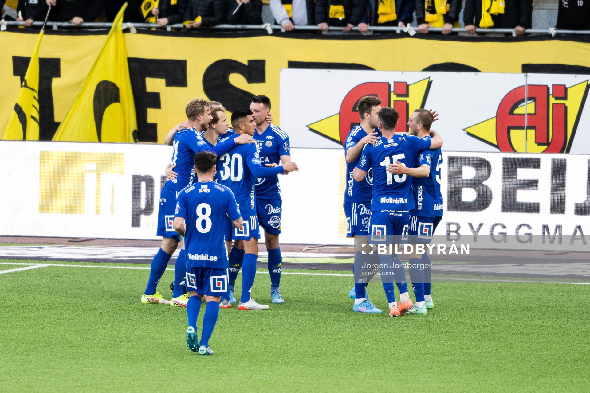 Sundsvalls spelare jublar