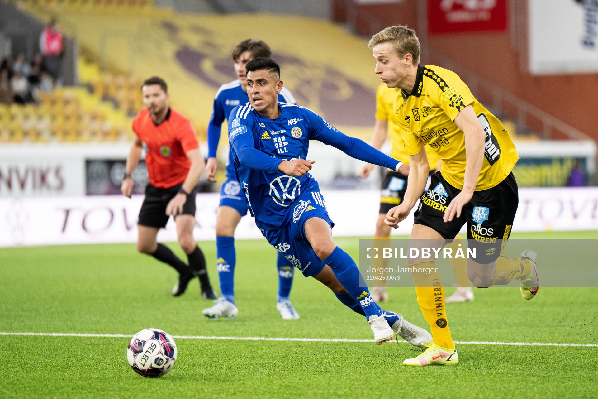 Sundsvalls Joe Corona och Elfsborgs Jeppe Møldrup Okkels