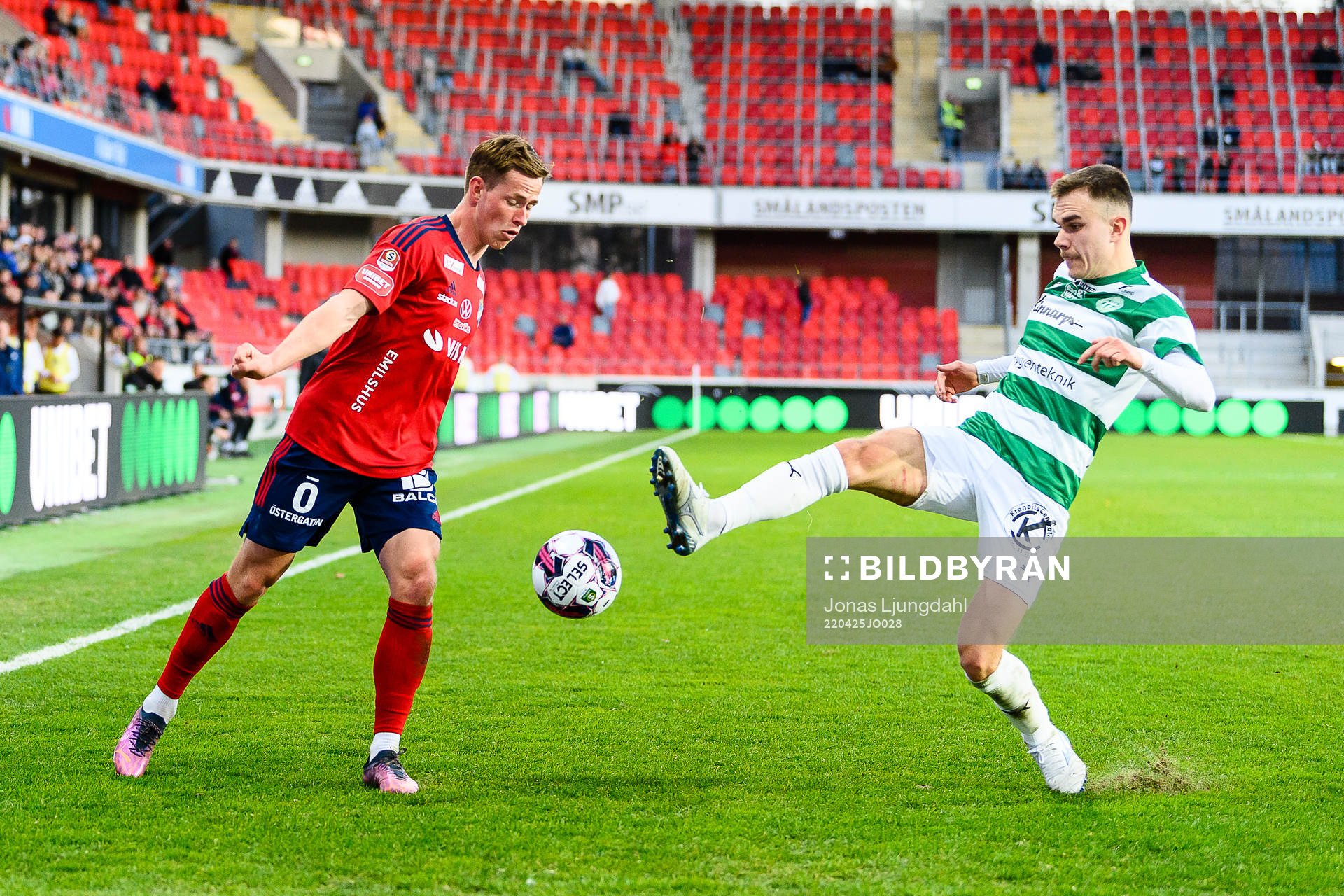 Östers Alex Thor Hauksson och Västerås Dusan Jajic