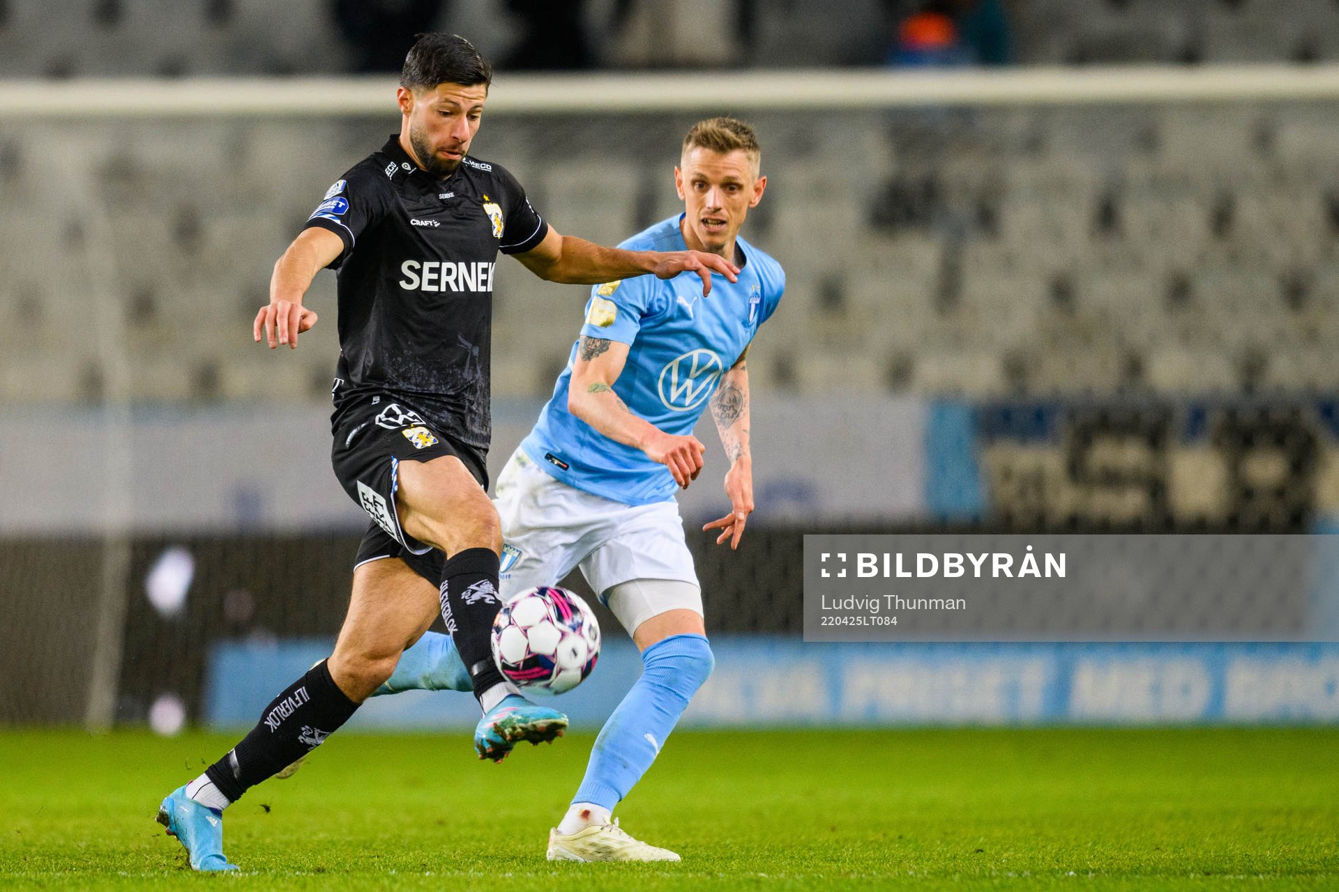 IFK Göteborgs Kevin Yakob och Malmö FFs Sören Rieks