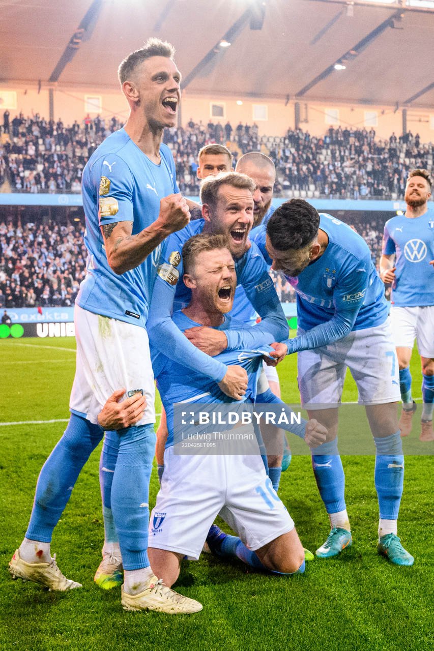 Malmö FFs Anders Christiansen kramas om