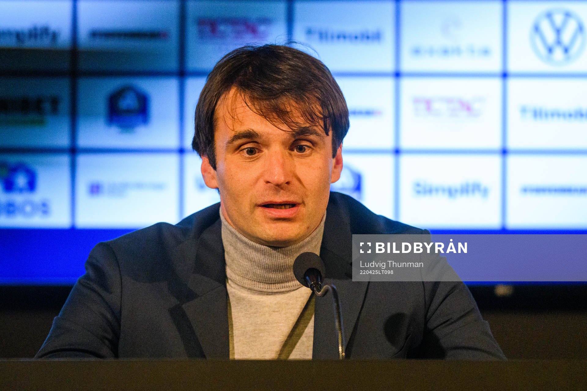 Malmö FFs tränare Milos Milojevic under presskonferensen efter fotbollsmatchen i Allsvenskan mellan Malmö FF och IFK Göteborg den 25 april 2022 i Malmö.