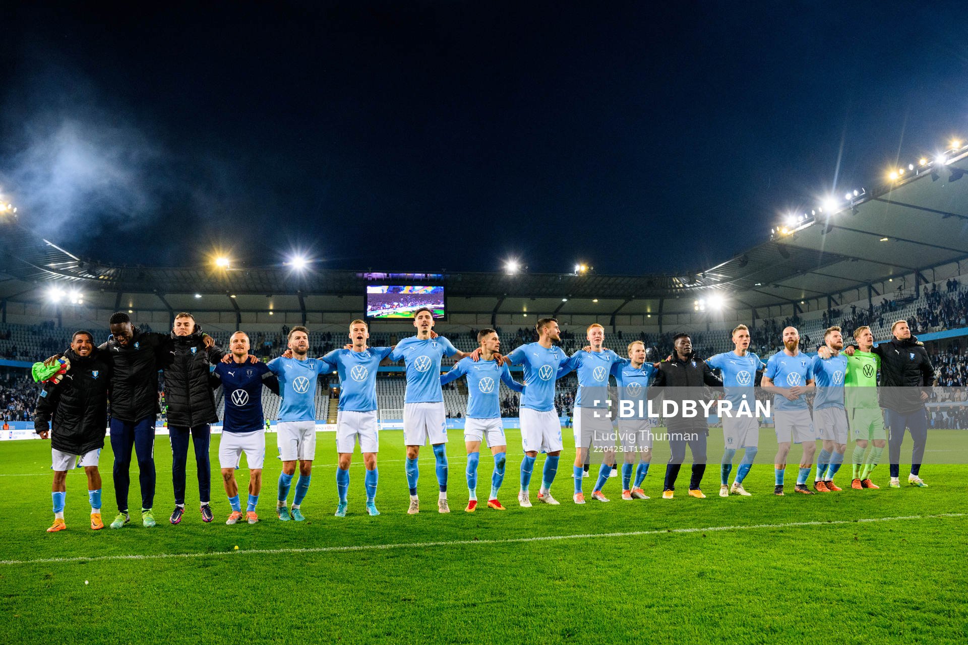 Malmö FFs spelare tackar publiken