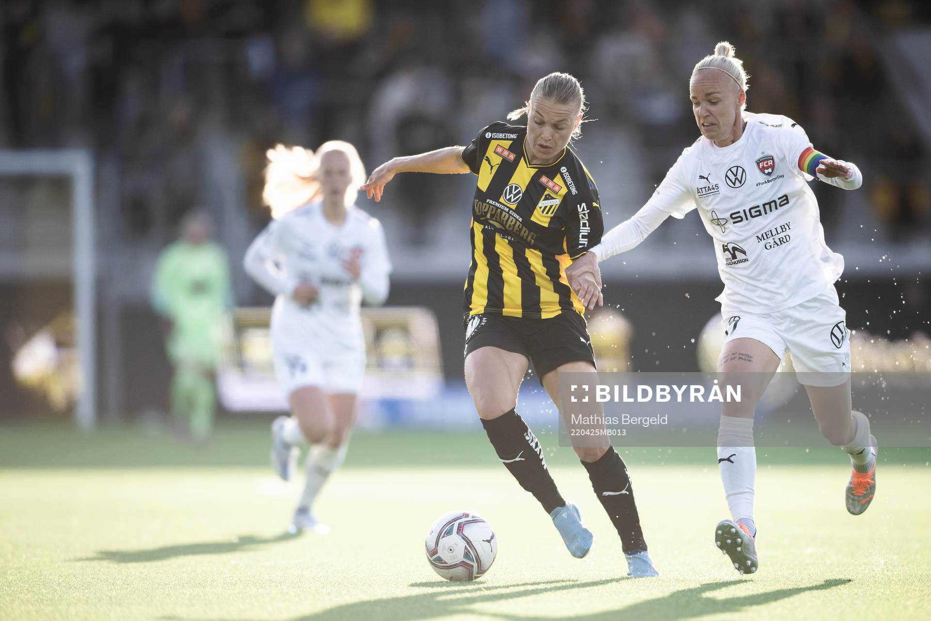 Häckens Stine Larsen och Rosengårds Caroline Seger