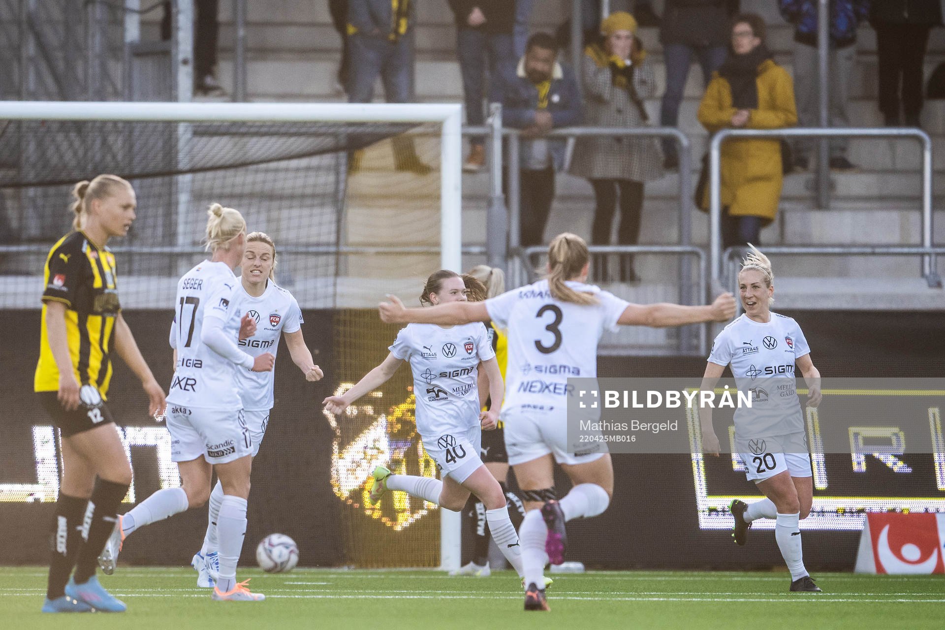 Rosengårds Mia Persson jublar