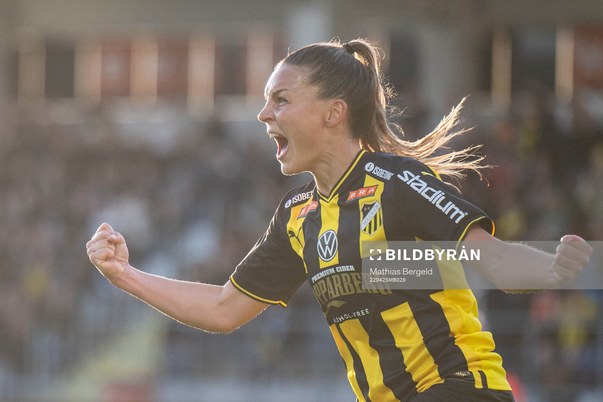 Häckens Johanna Ryttning Kaneryd jublar