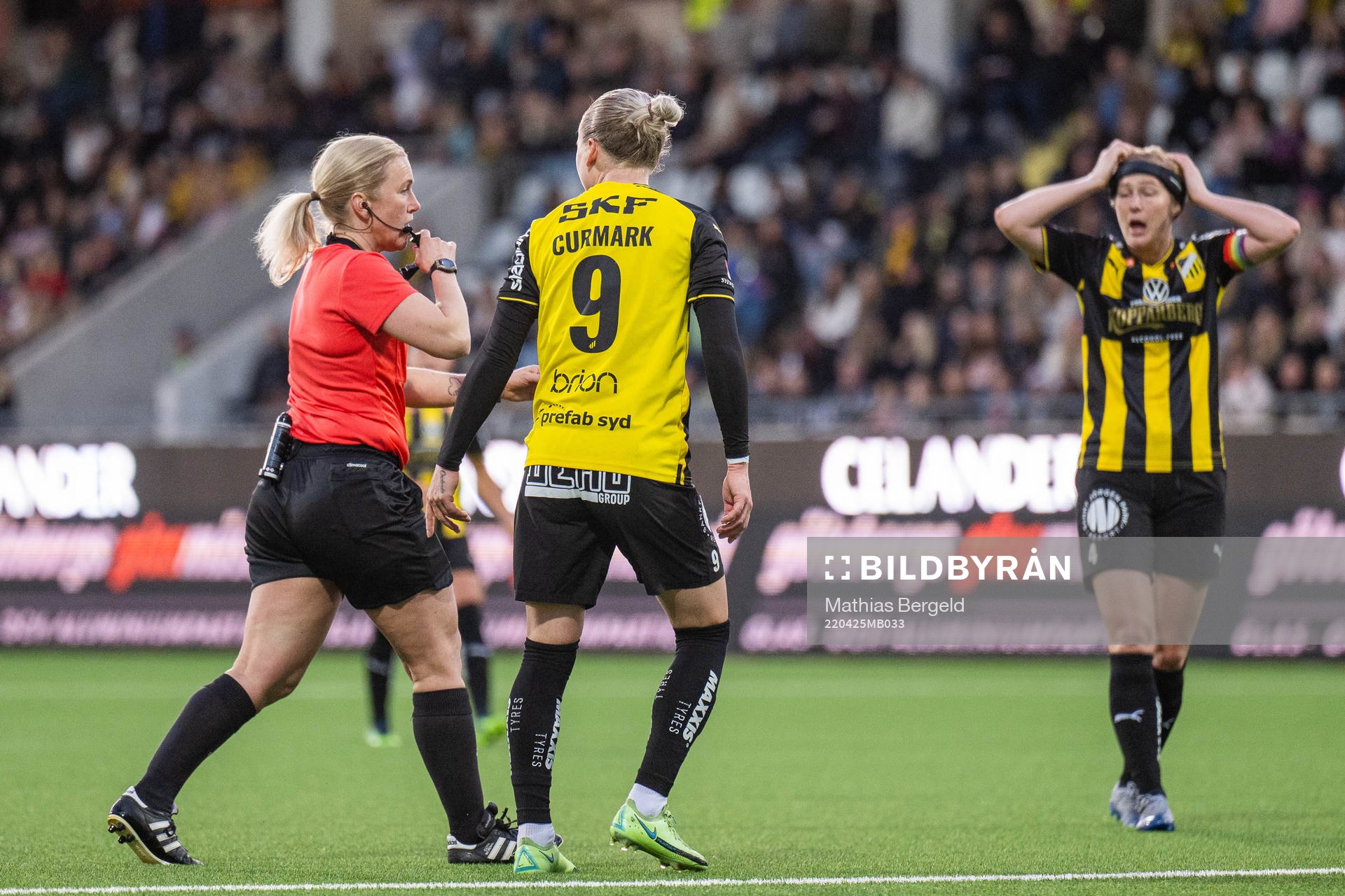 Häckens Filippa Curmark och Luna Nørgaard Gevitz reagerar