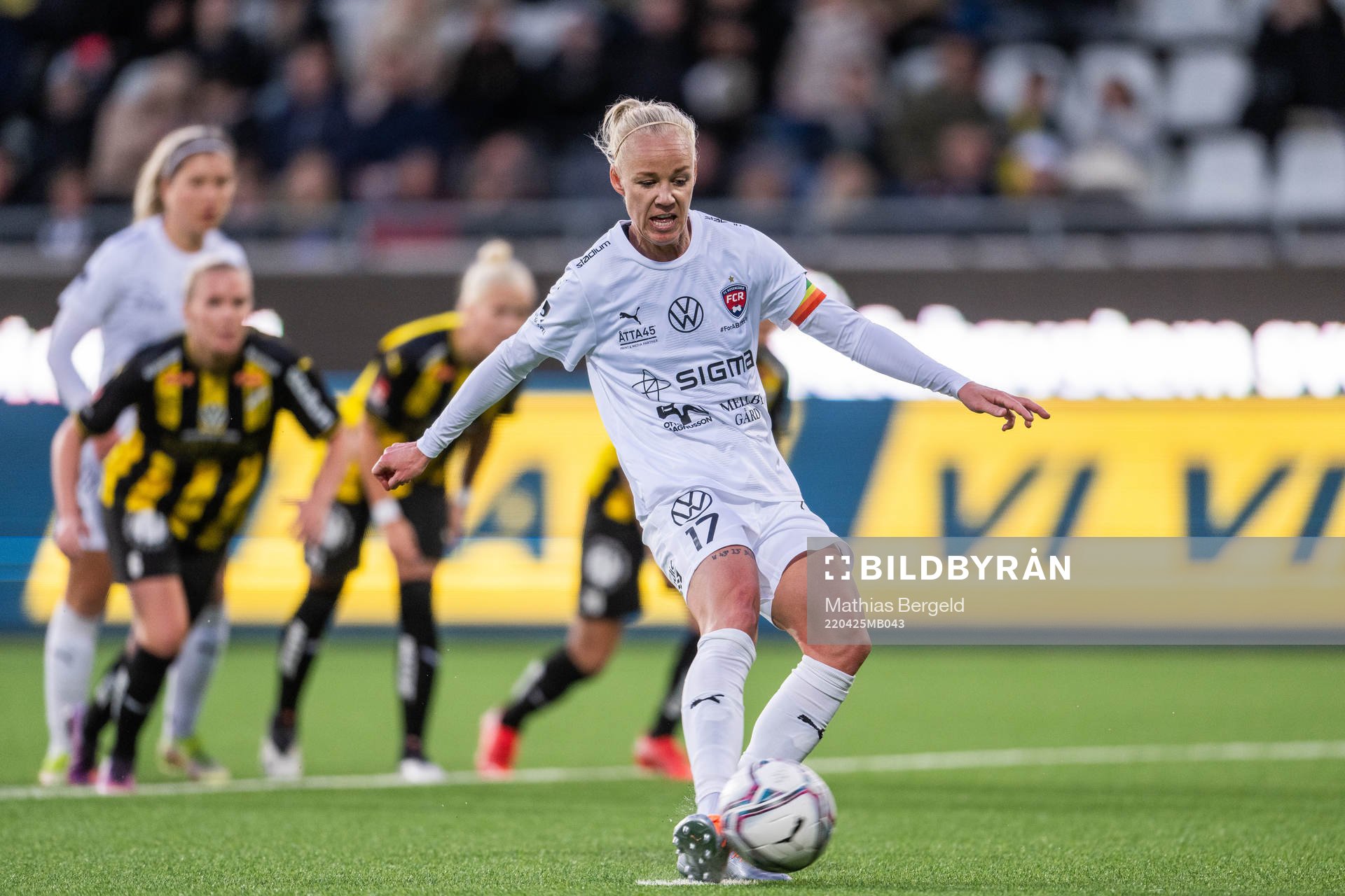Rosengårds Caroline Seger gör 2-2 på straff