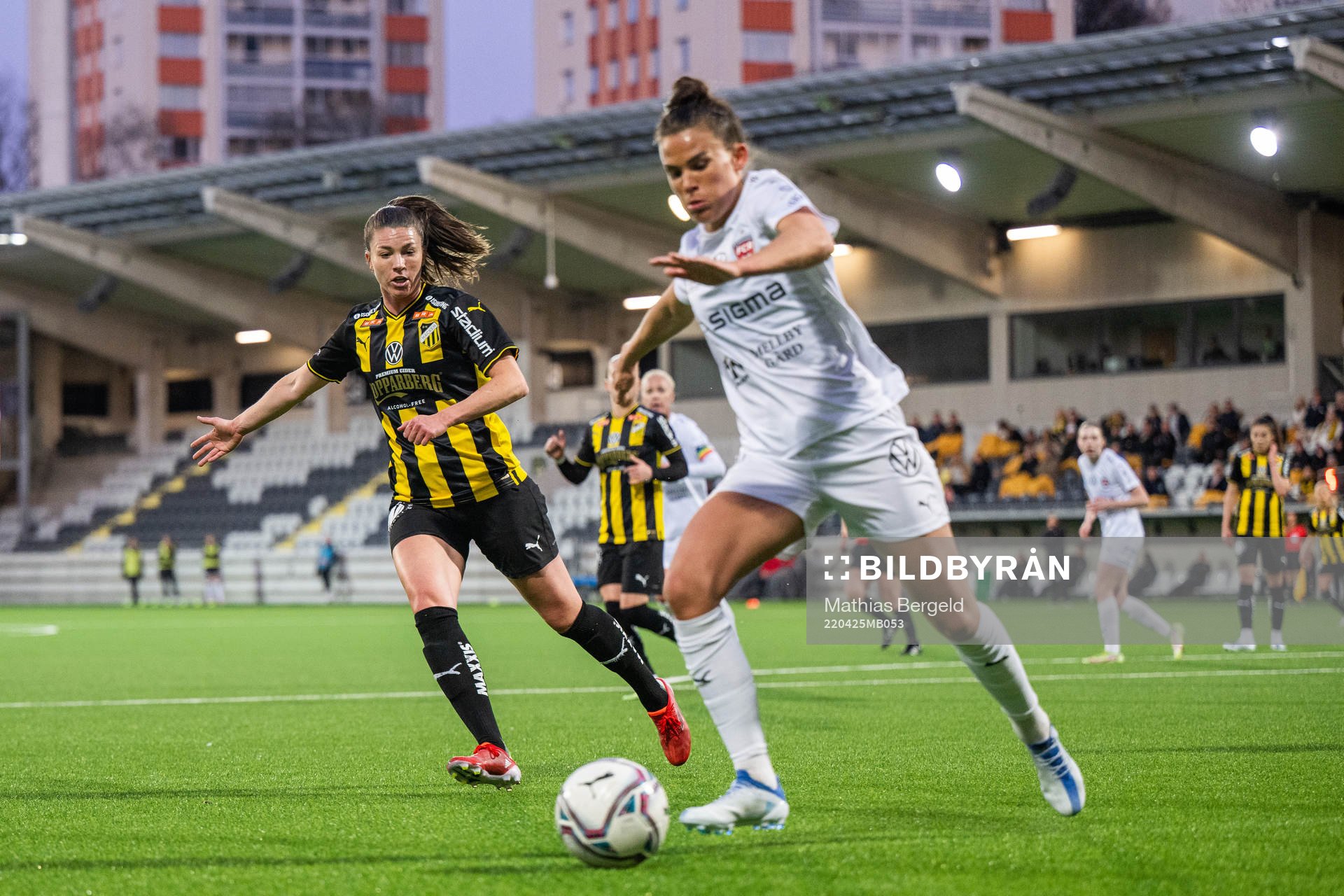 Häckens Pauline Hammarlund och Rosengårds Katrine Veje